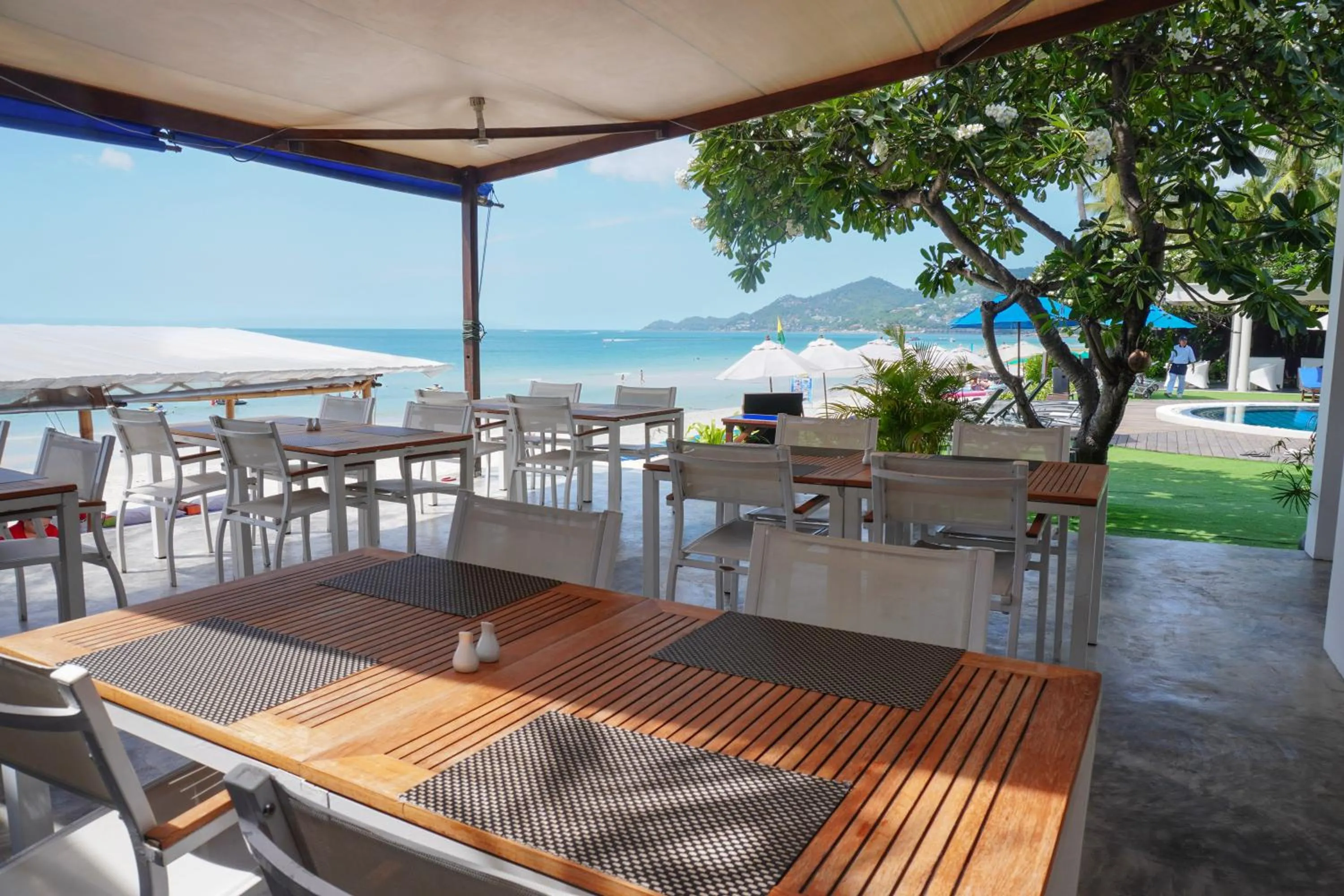 Restaurant/places to eat in KC Beach Club & Pool Villas