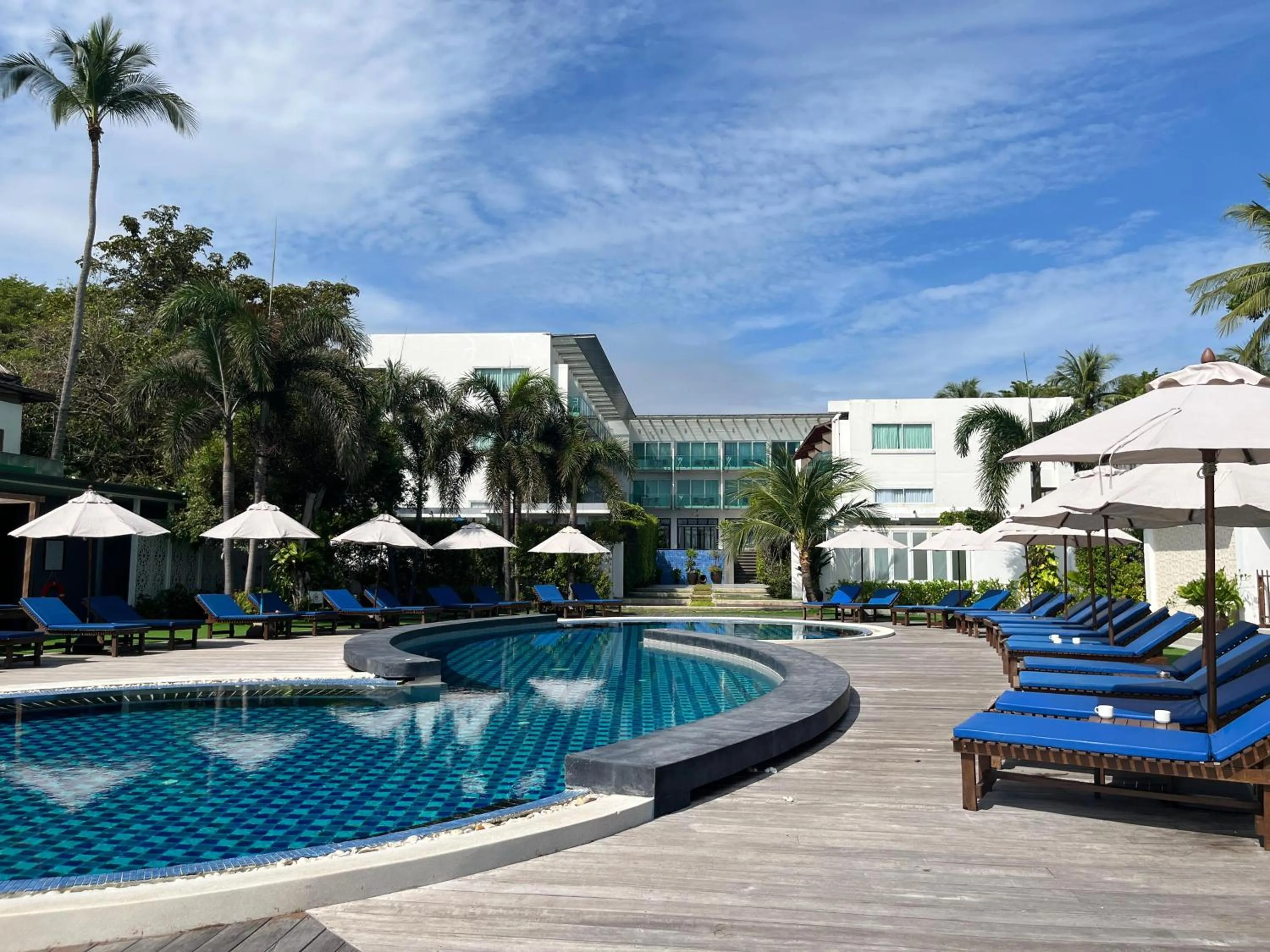 Property building in KC Beach Club & Pool Villas