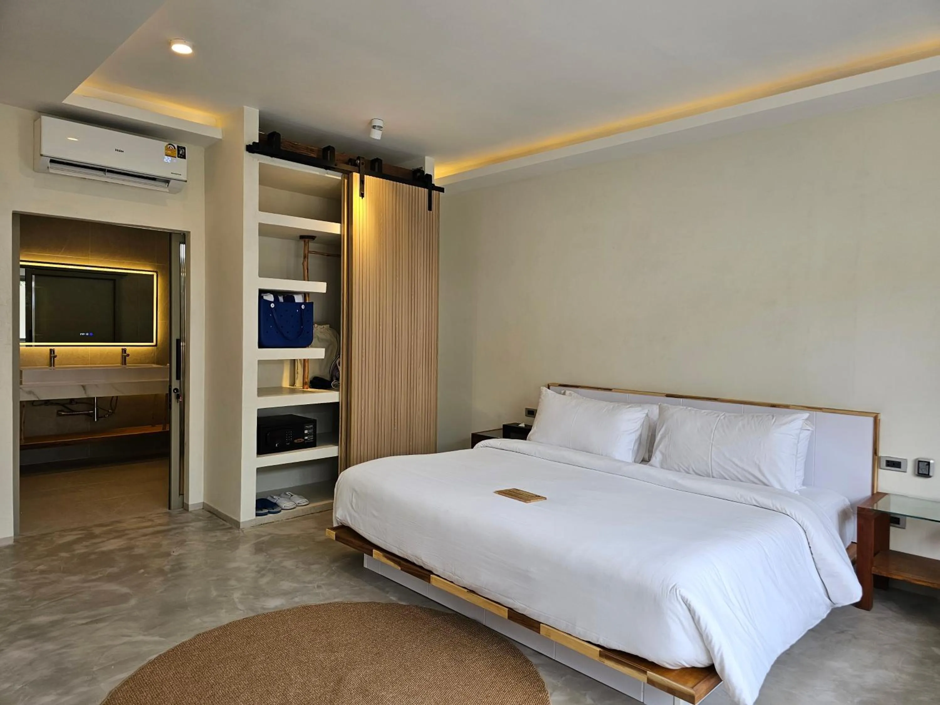 Bedroom, Bed in KC Beach Club & Pool Villas