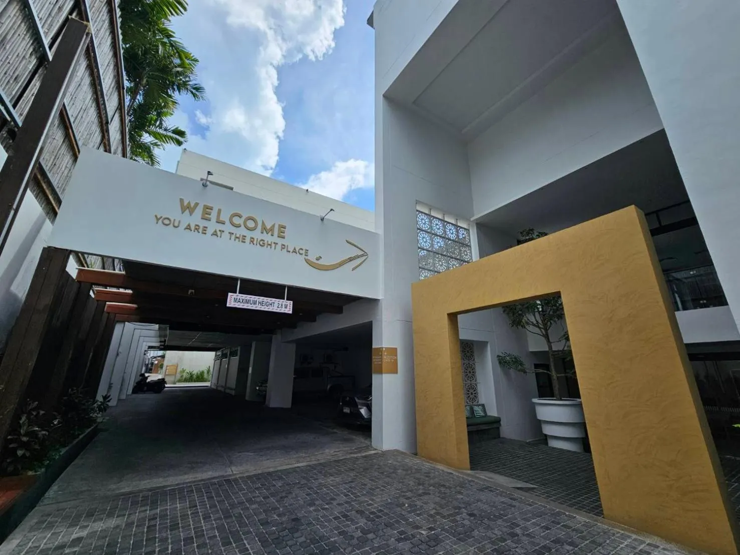 Facade/entrance in KC Beach Club & Pool Villas