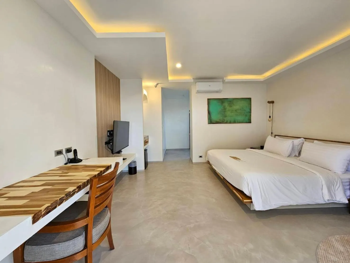 Bed in KC Beach Club & Pool Villas