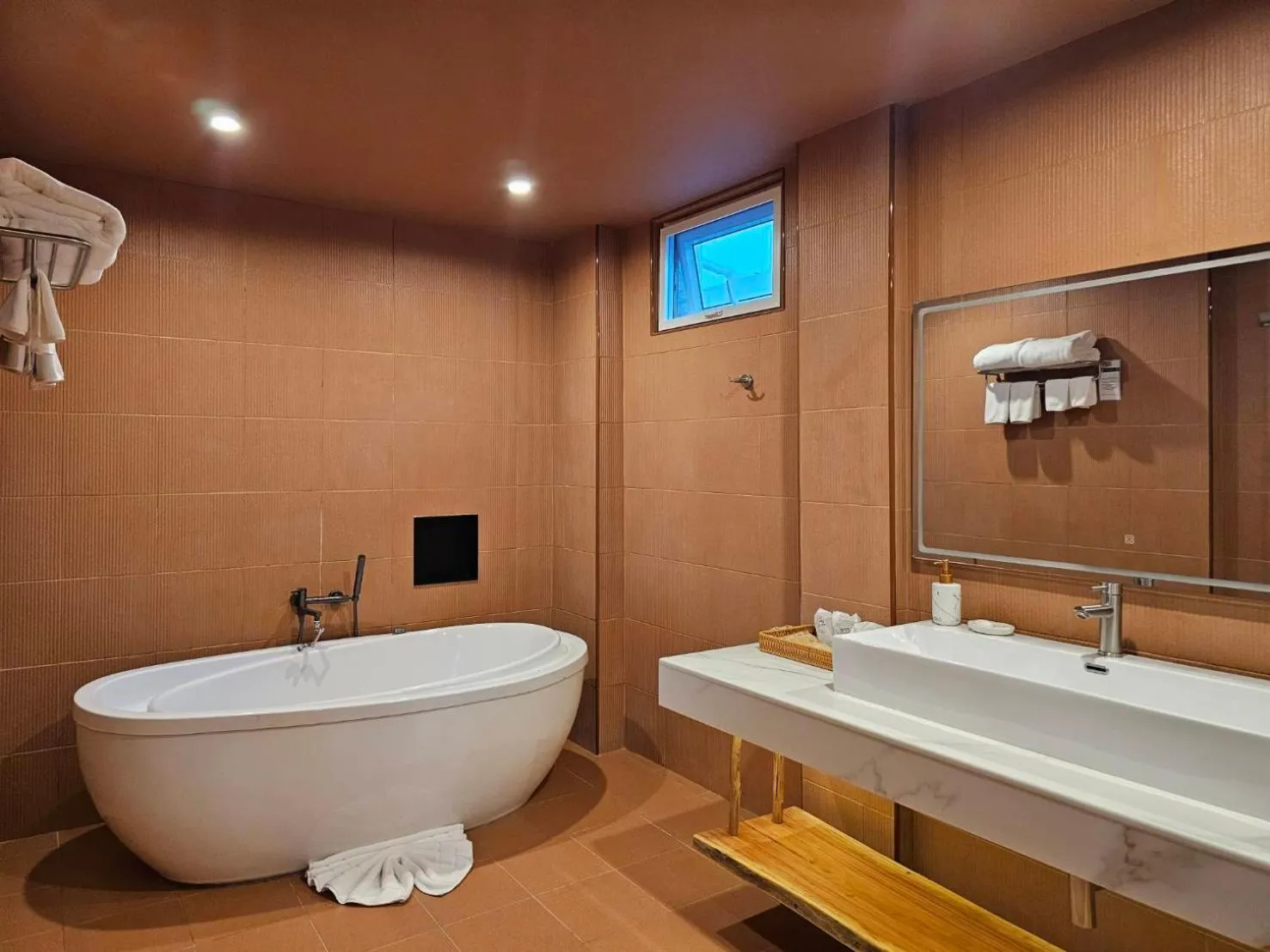 Bath in KC Beach Club & Pool Villas