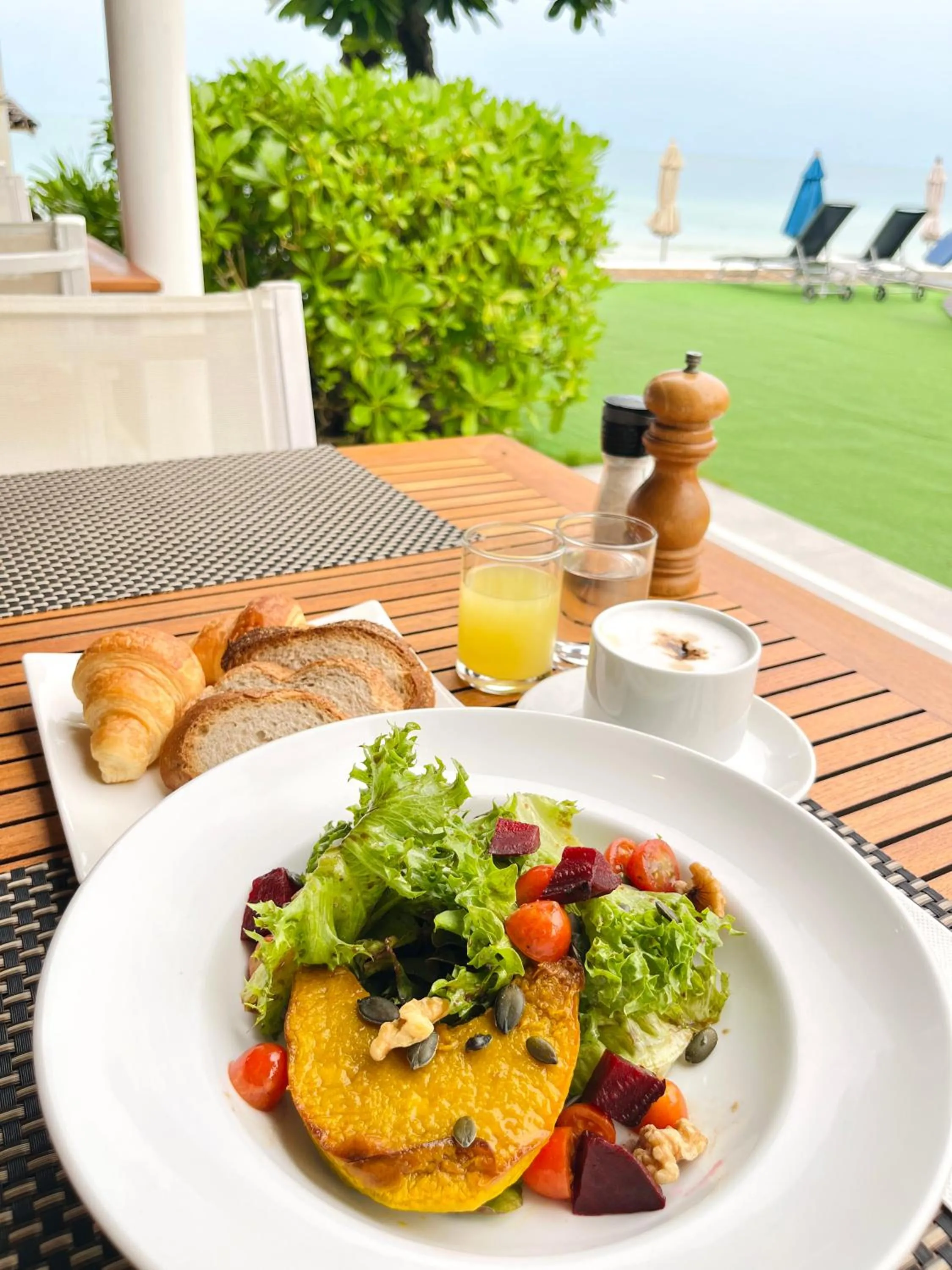 Food in KC Beach Club & Pool Villas