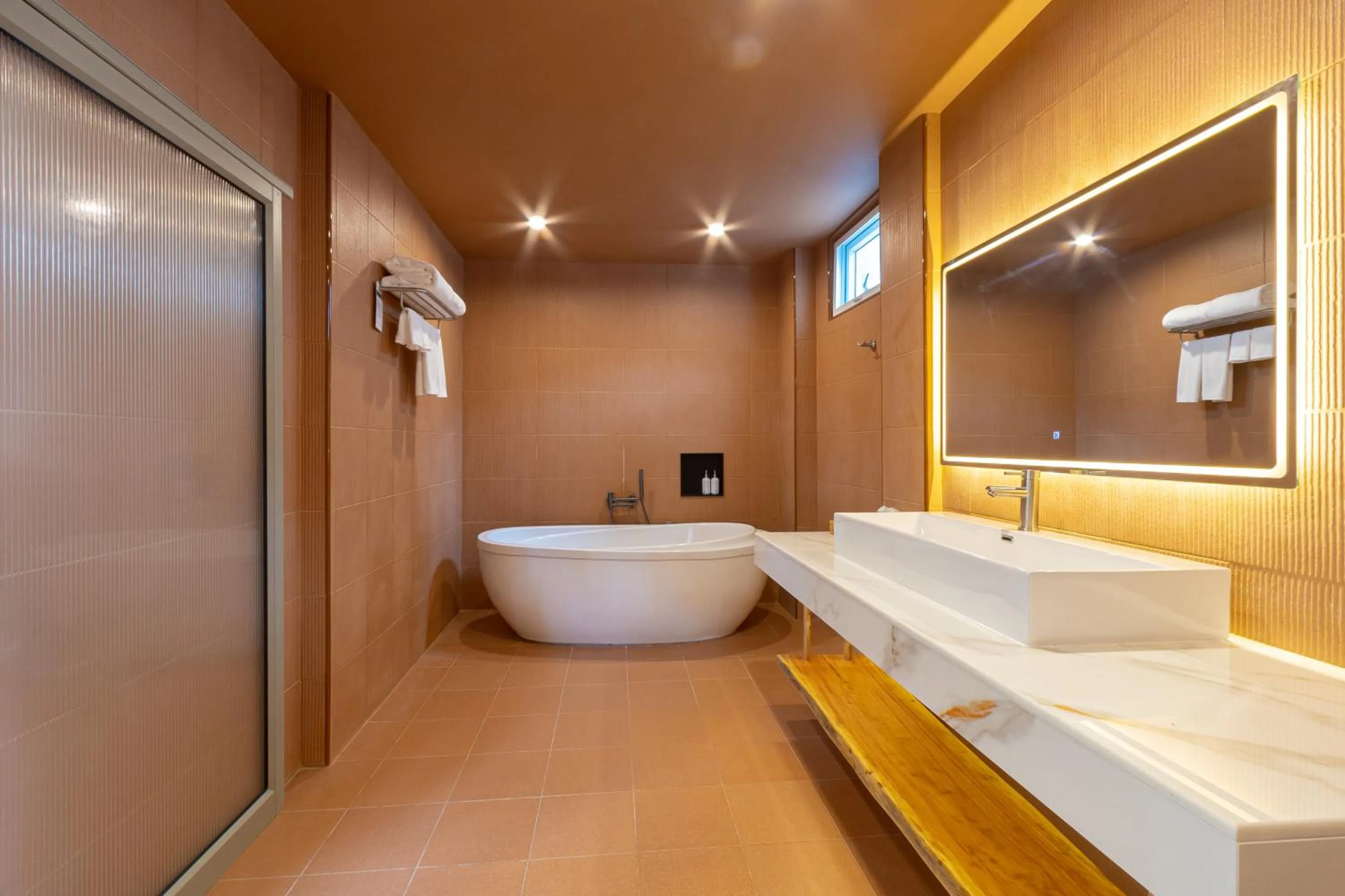 Bath in KC Beach Club & Pool Villas