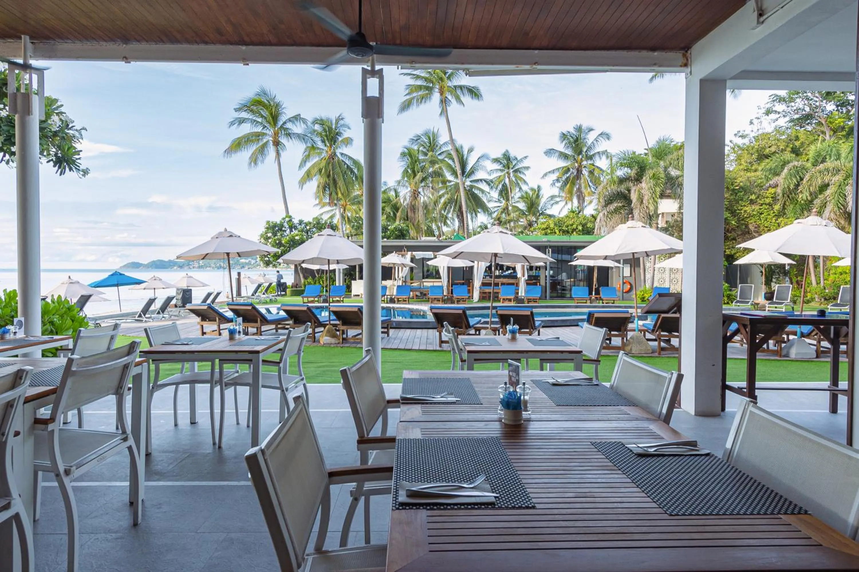 Restaurant/places to eat in KC Beach Club & Pool Villas