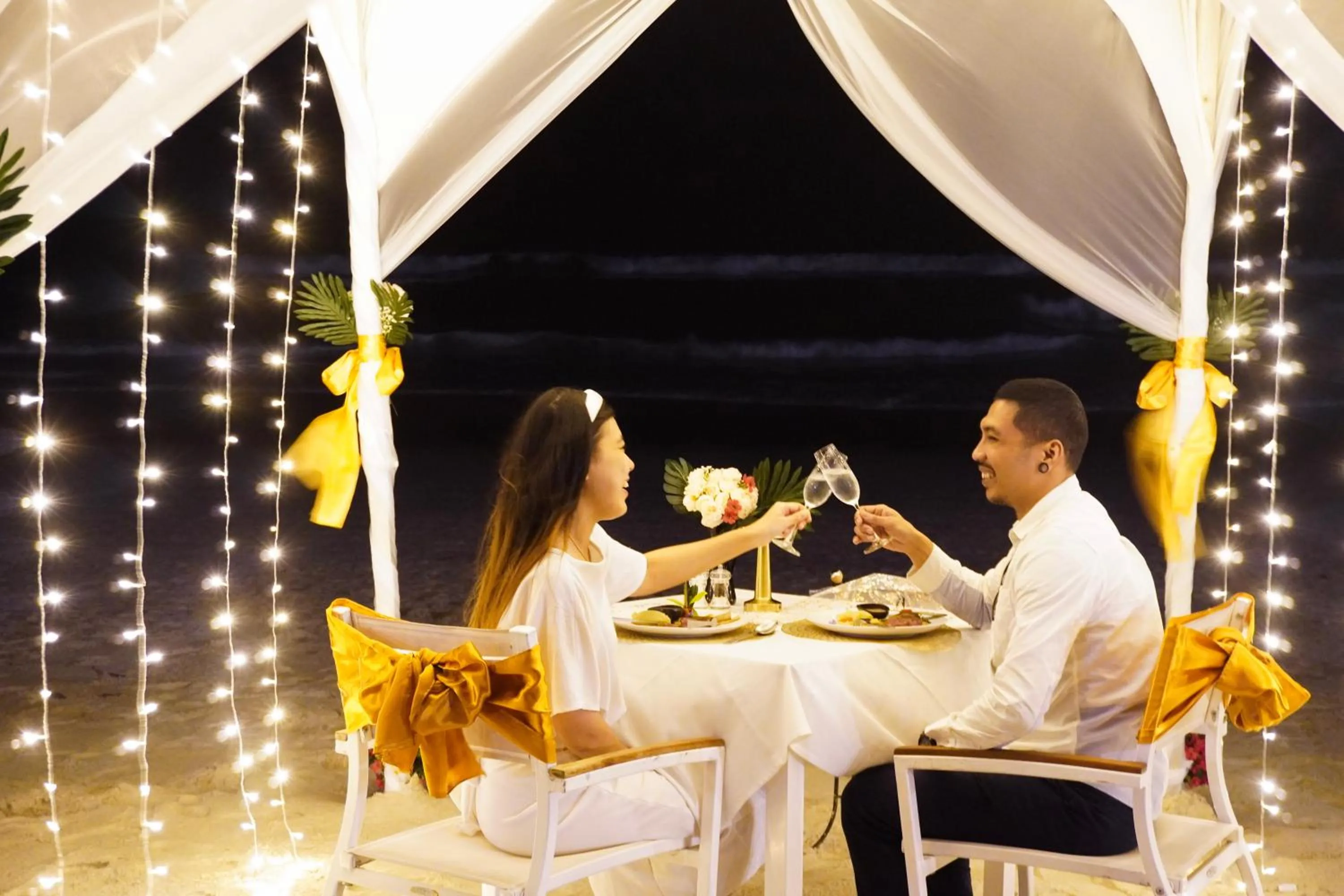 Restaurant/places to eat in KC Beach Club & Pool Villas