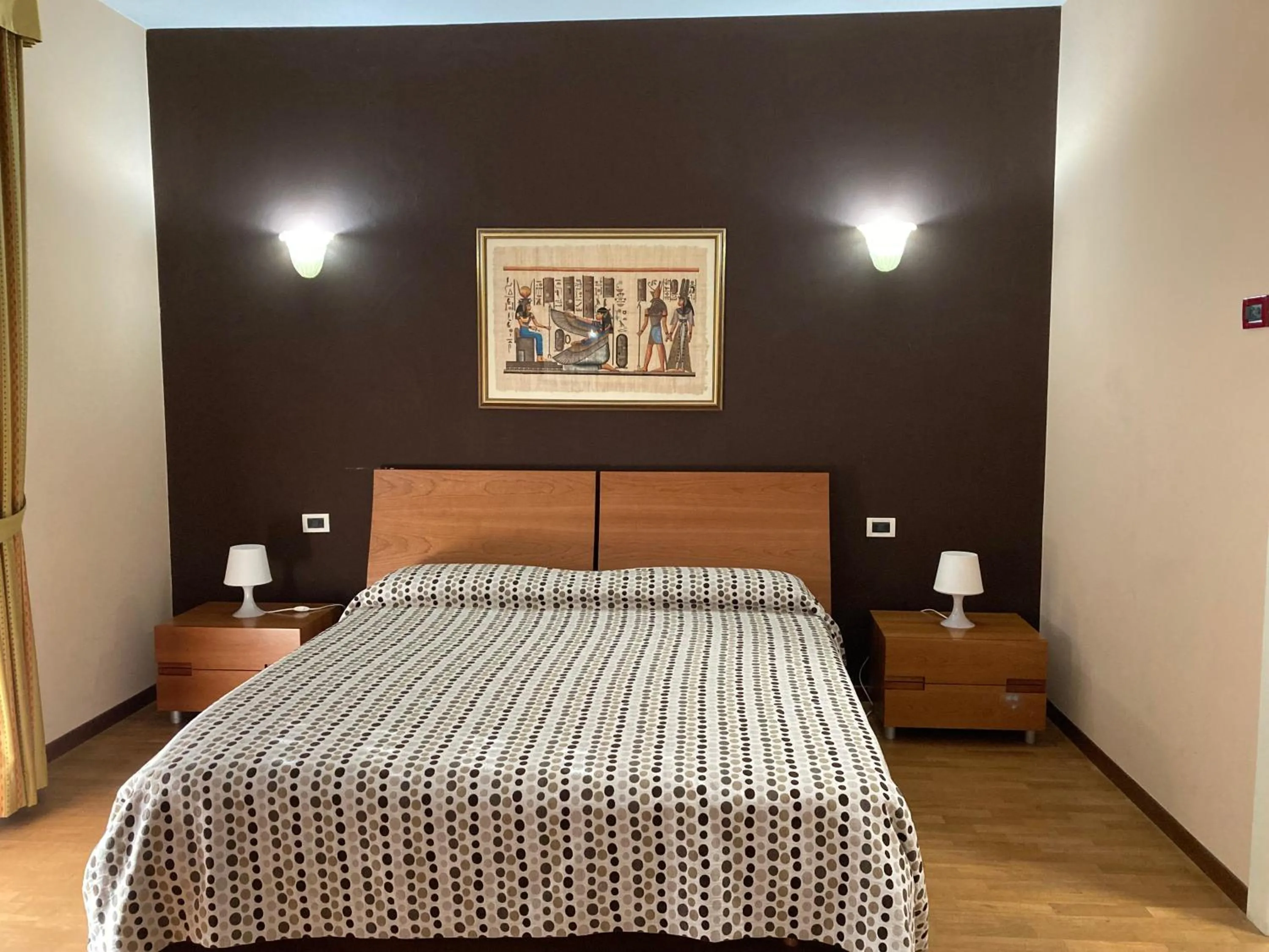 Photo of the whole room, Bed in Hotel Master