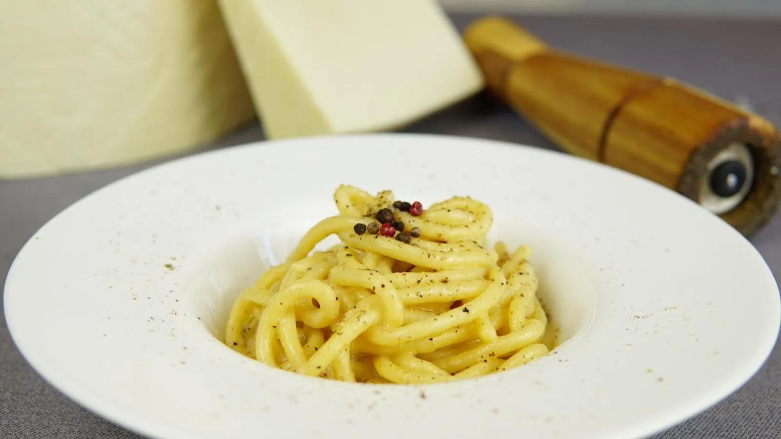 Restaurant/places to eat in Hotel Master