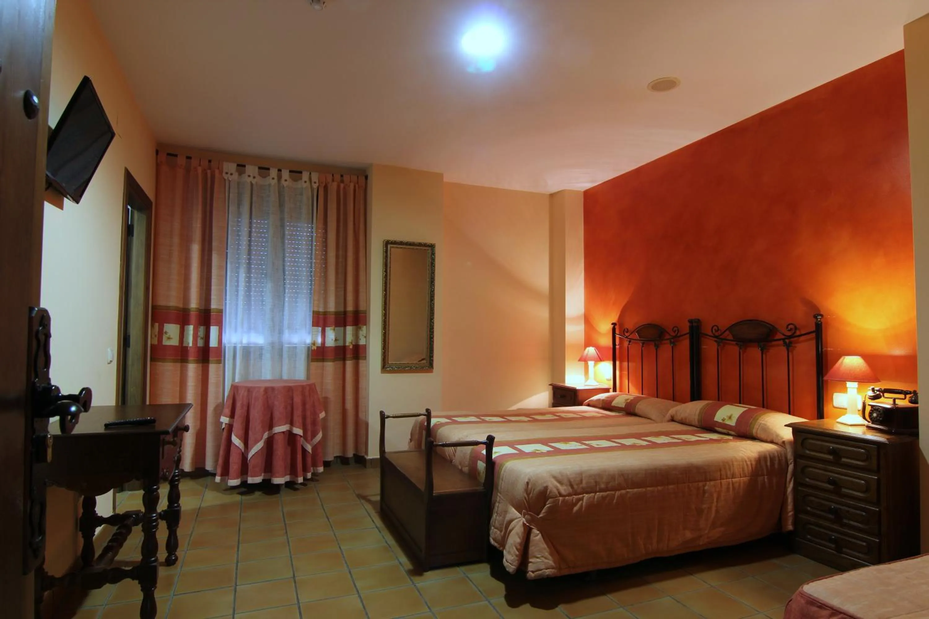 Photo of the whole room, Bed in Hotel Rural Hojaranzos