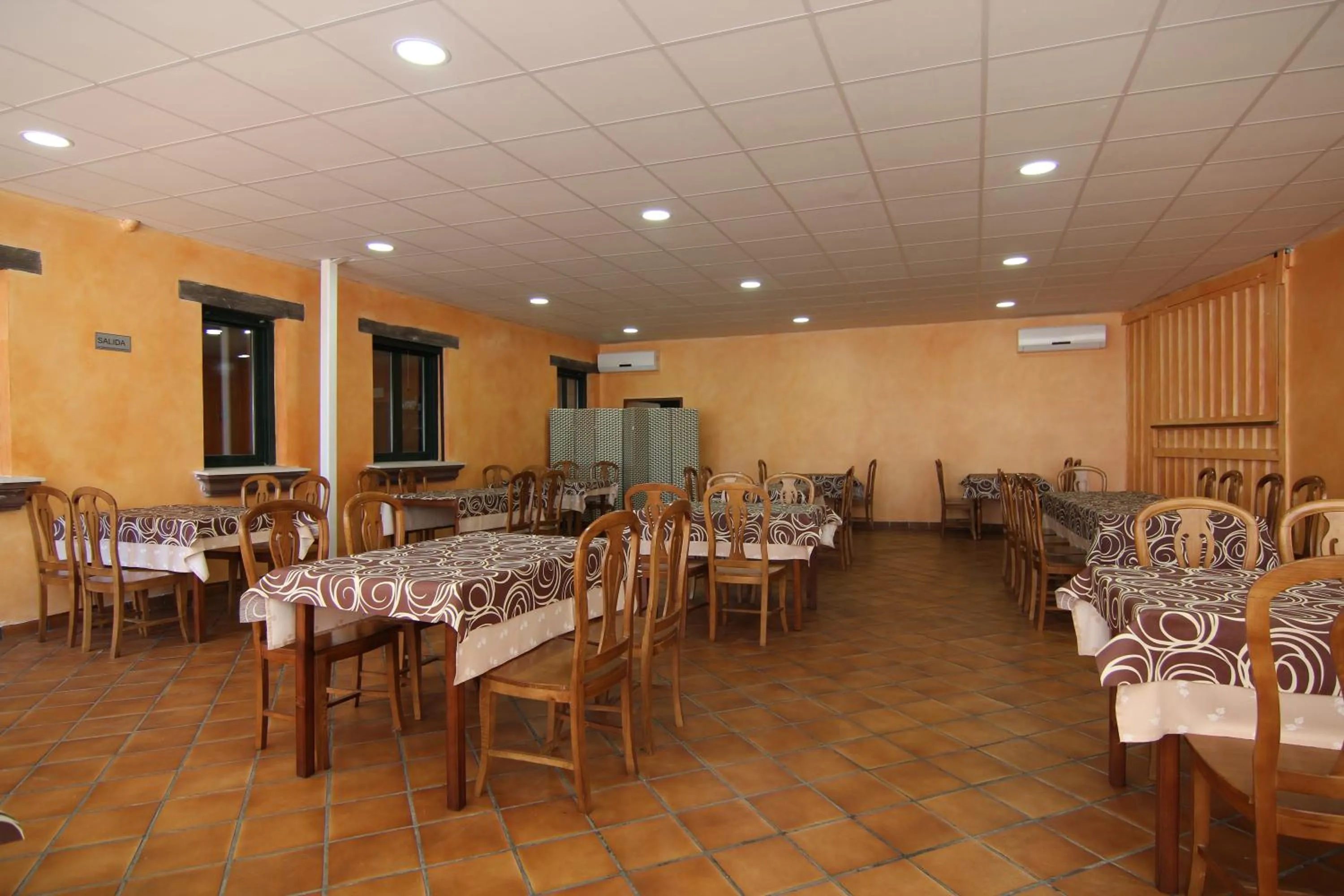 Restaurant/places to eat in Hotel Rural Hojaranzos