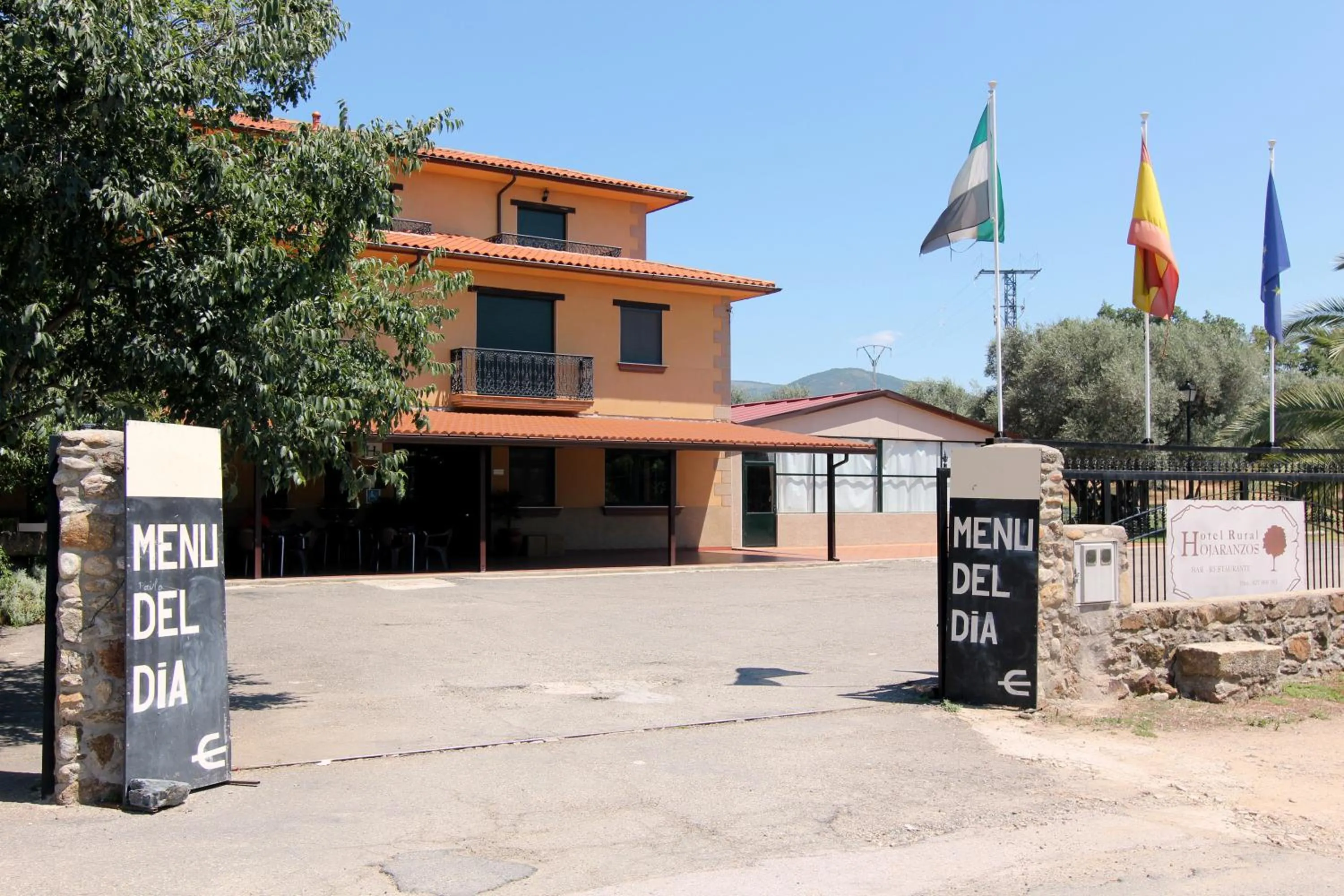 Property building in Hotel Rural Hojaranzos