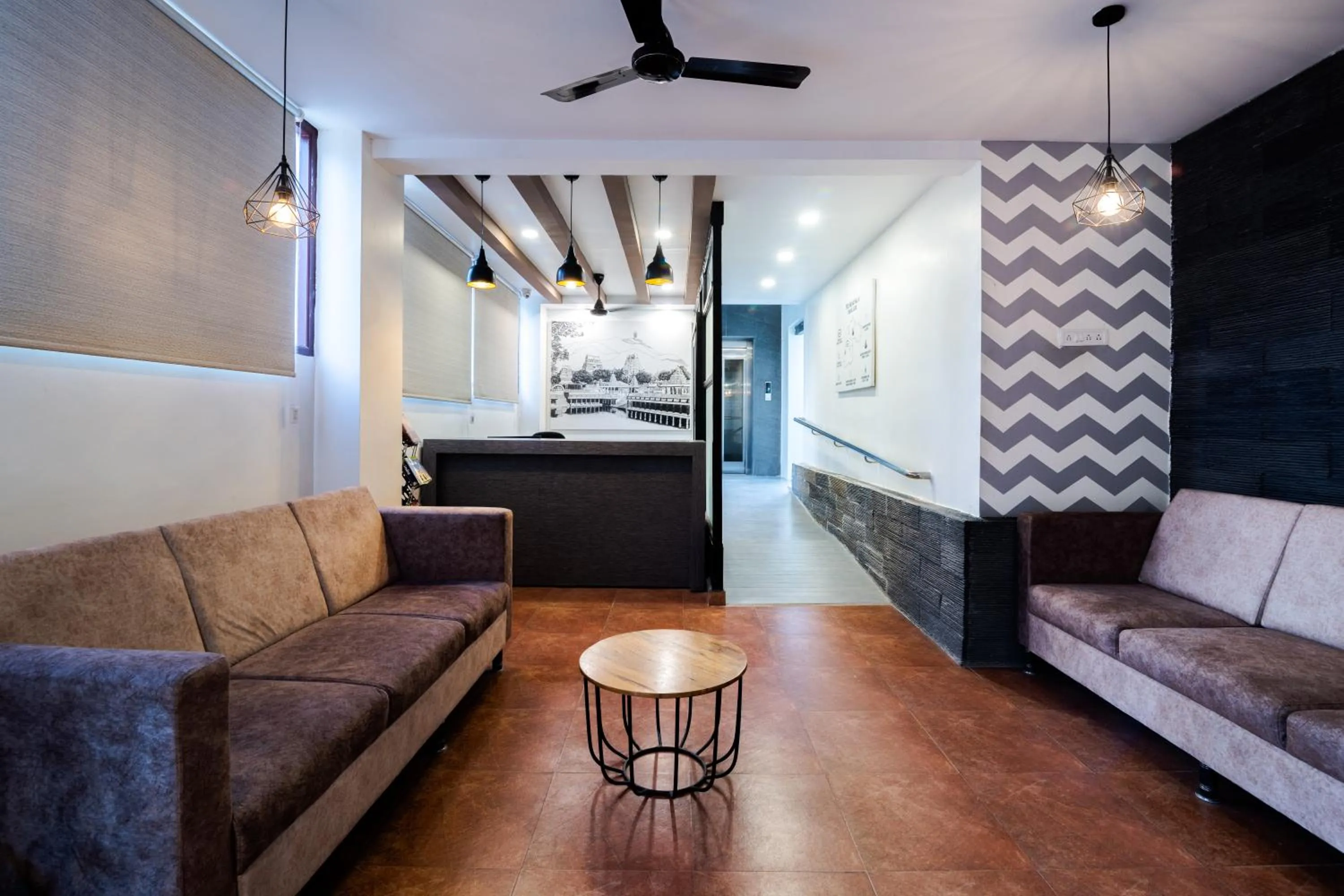Lobby or reception in Aashreya Suites Tiruvannamalai