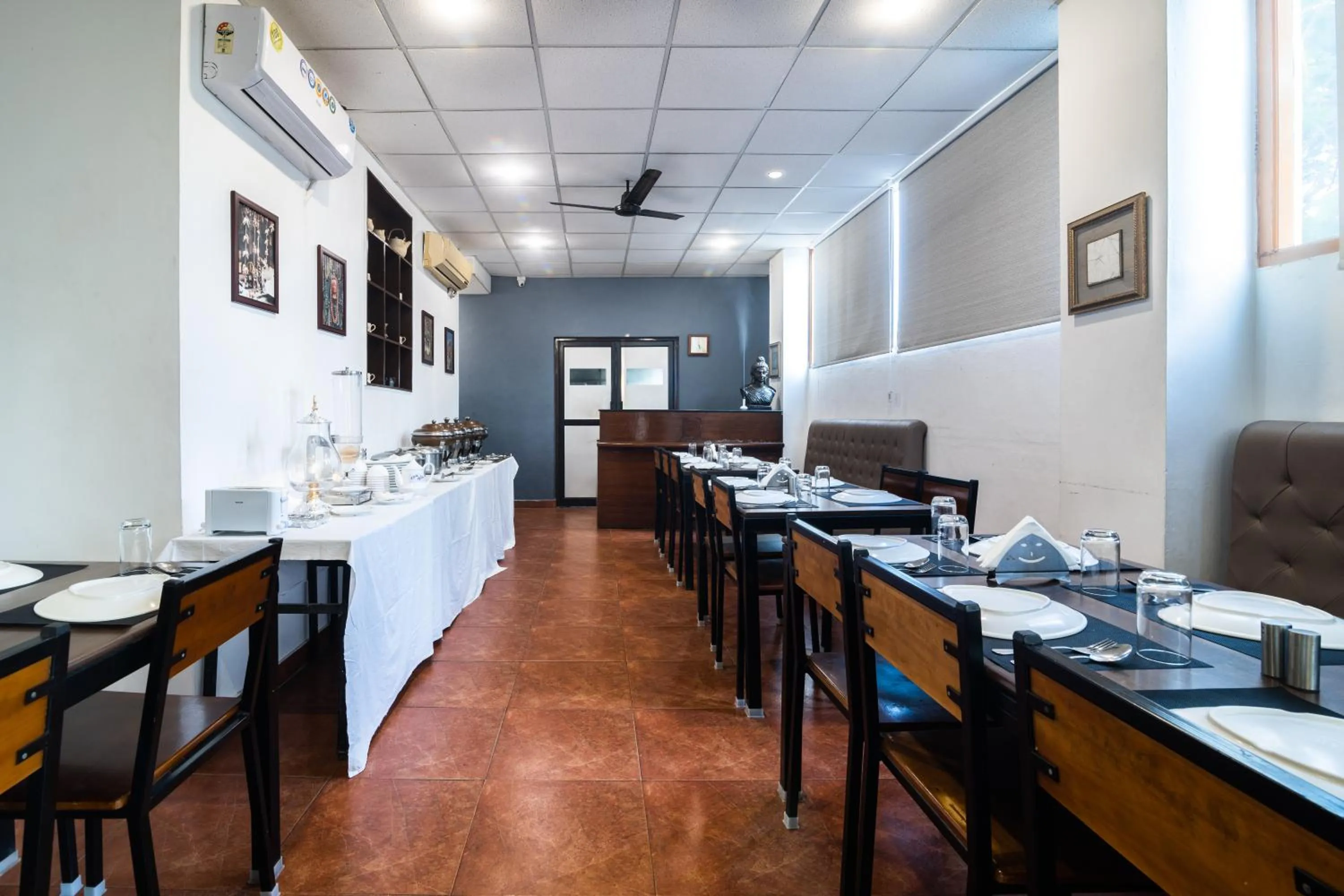 Restaurant/places to eat in Aashreya Suites Tiruvannamalai