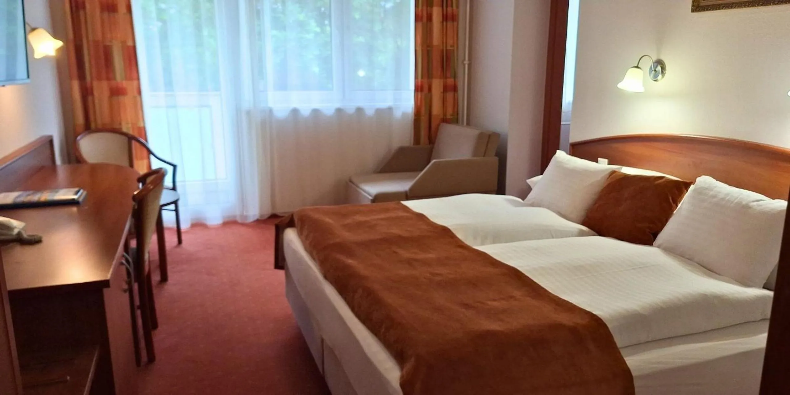 Photo of the whole room, Bed in Hungarospa Thermal Hotel