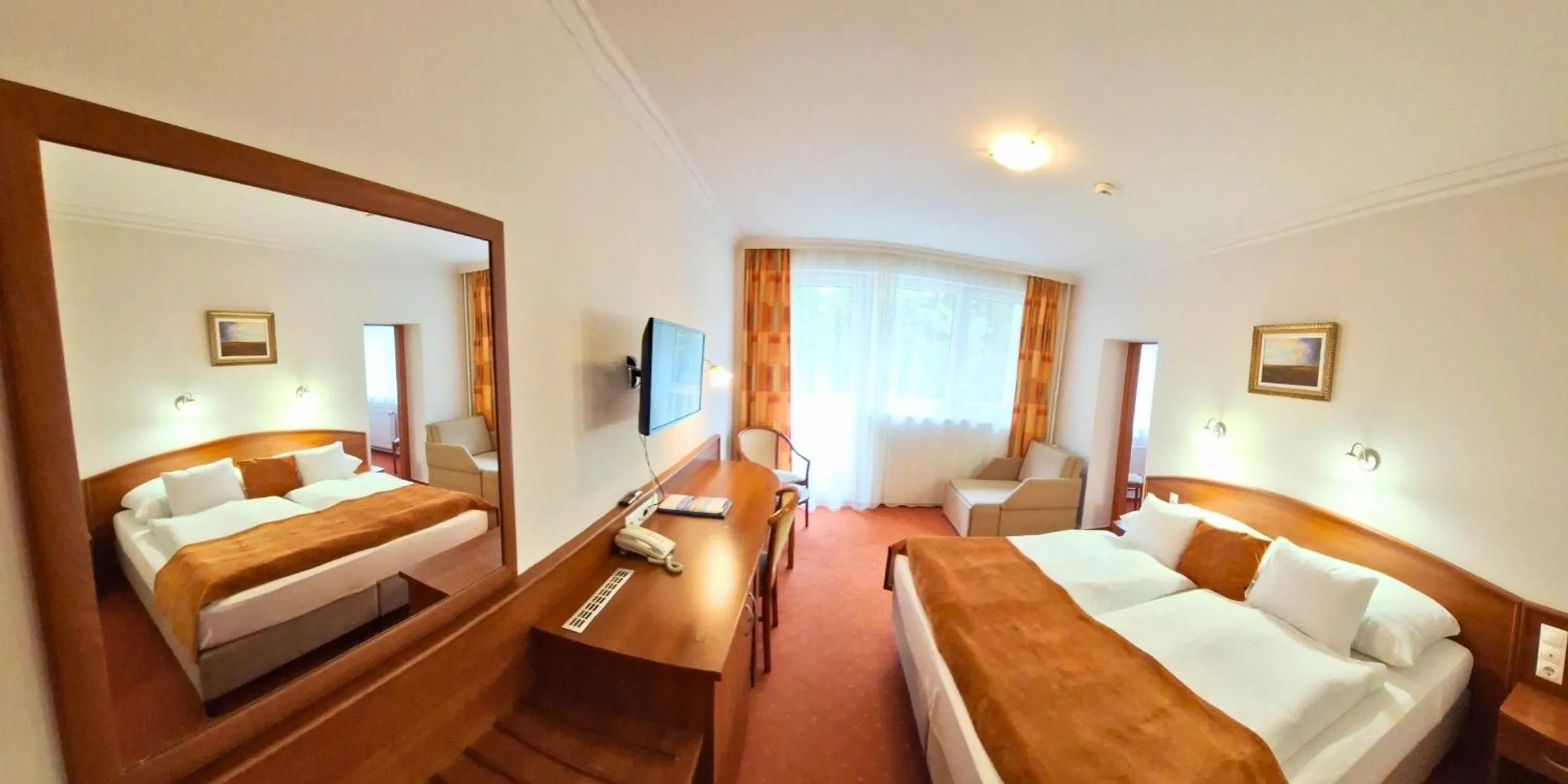 Photo of the whole room, Bed in Hungarospa Thermal Hotel