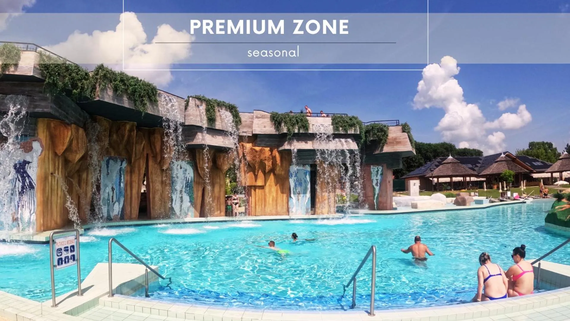 Swimming pool in Hungarospa Thermal Hotel