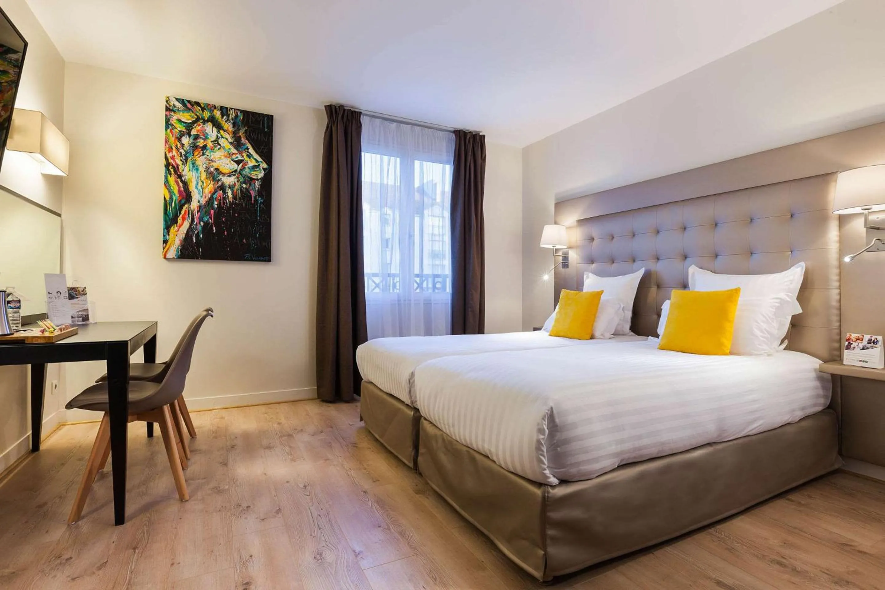 Bedroom, Bed in Hôtel Quality Suites Maisons-Laffitte Paris Ouest
