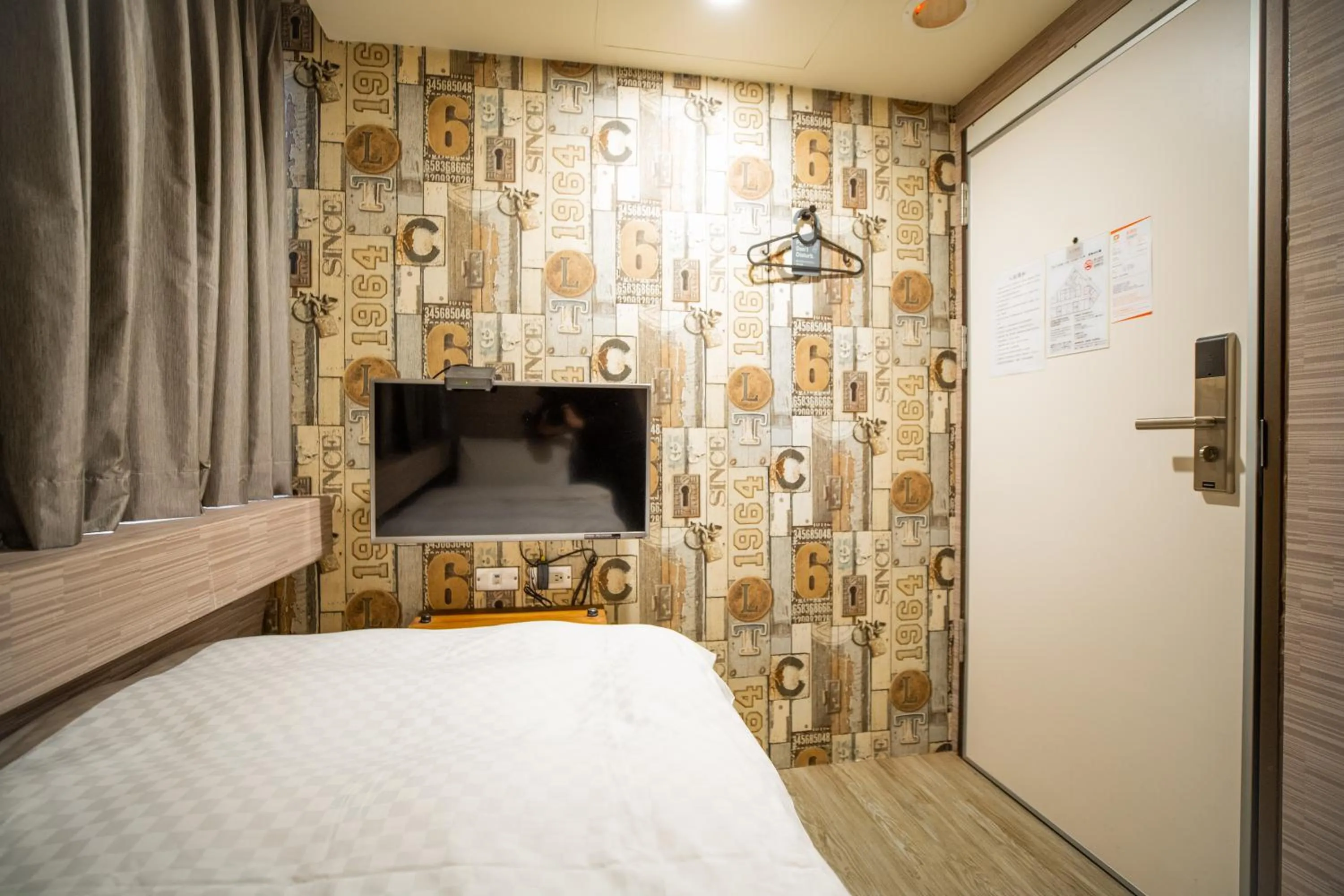 Bed in The Cole Hotel