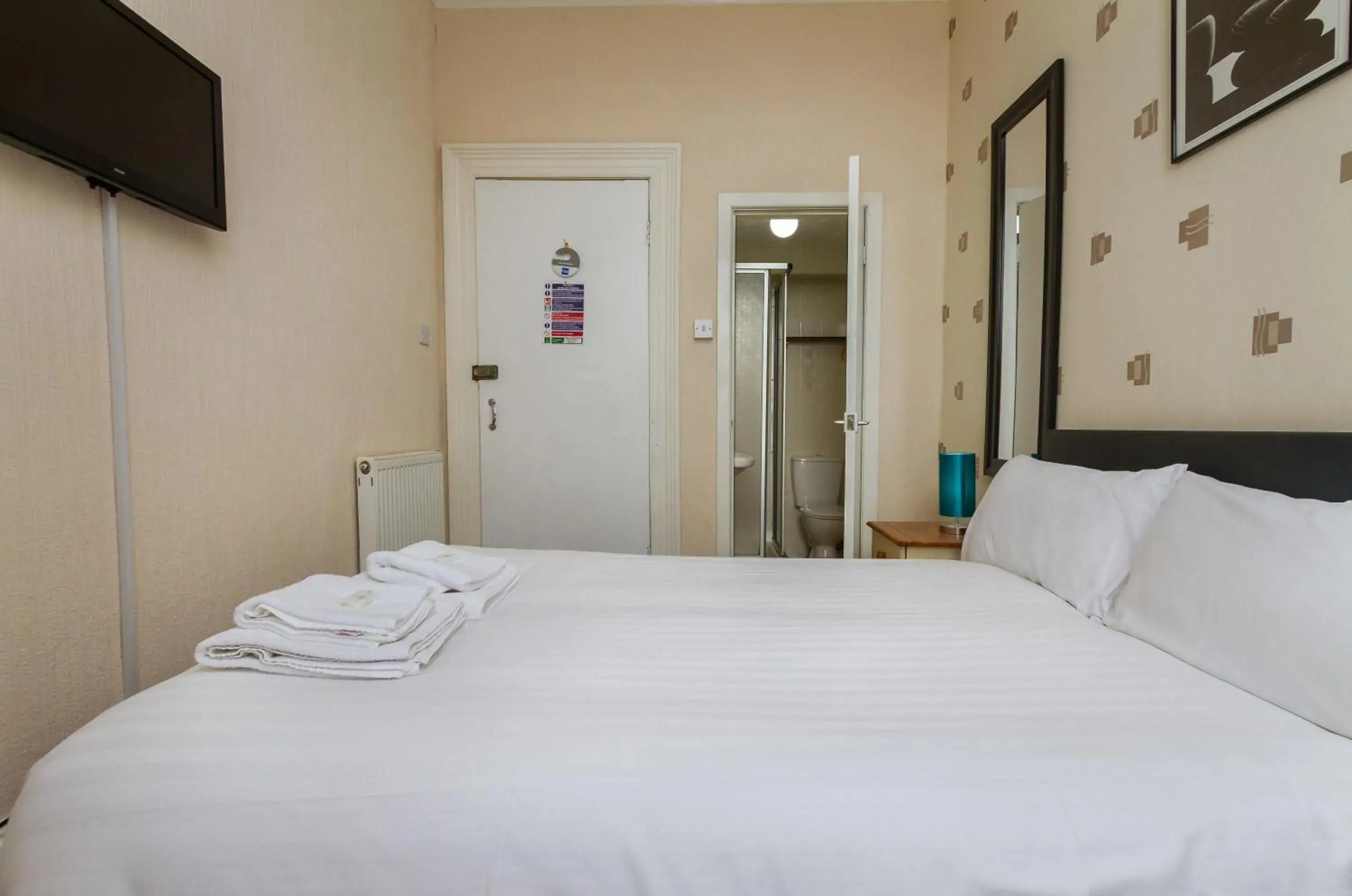 Small Double Room with Sea View - single occupancy in Maples Hotel Small Double Room with Sea View - single occupancy in Maples Hotel