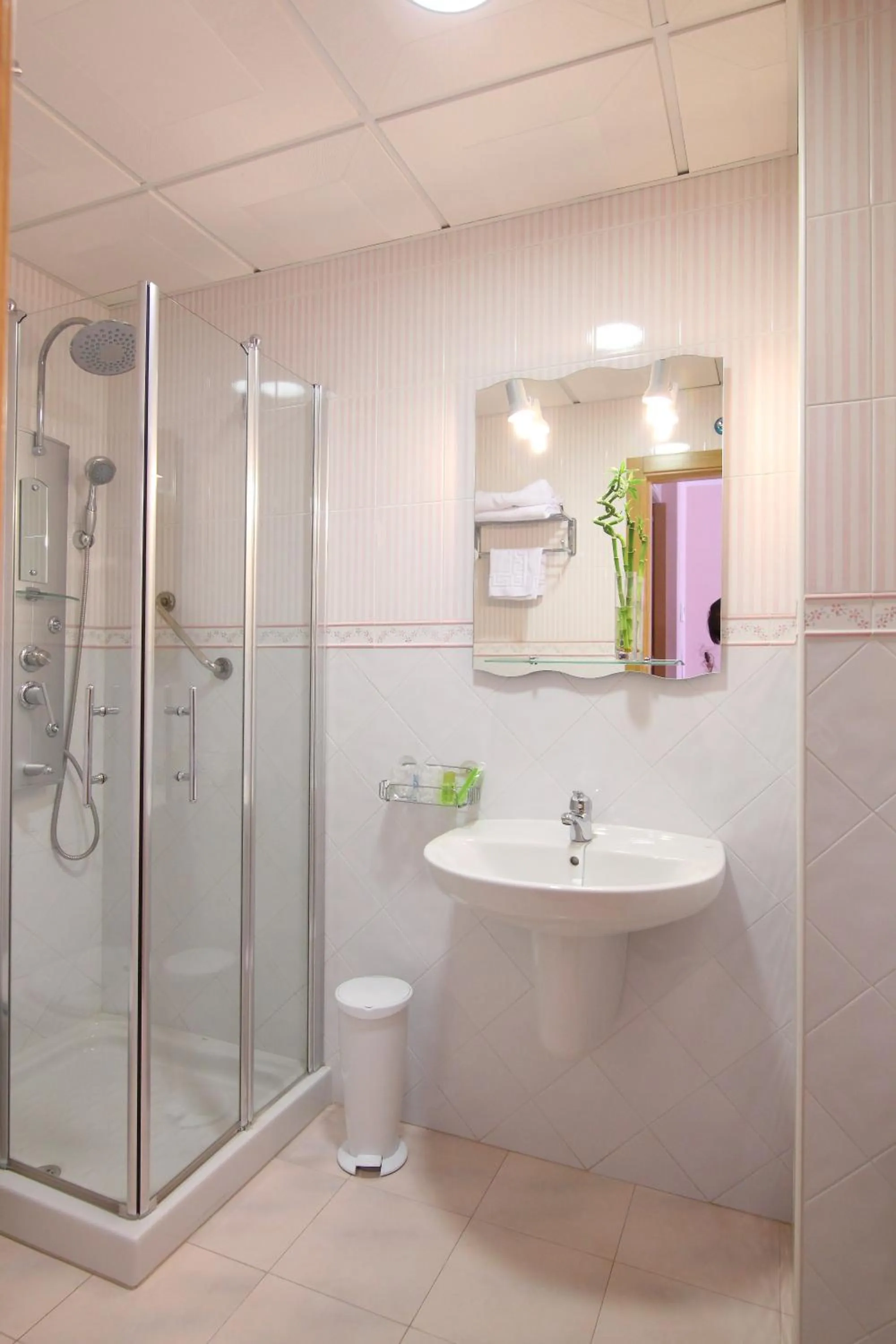 Bathroom in Hostal Campo Real Bed&Breakfast