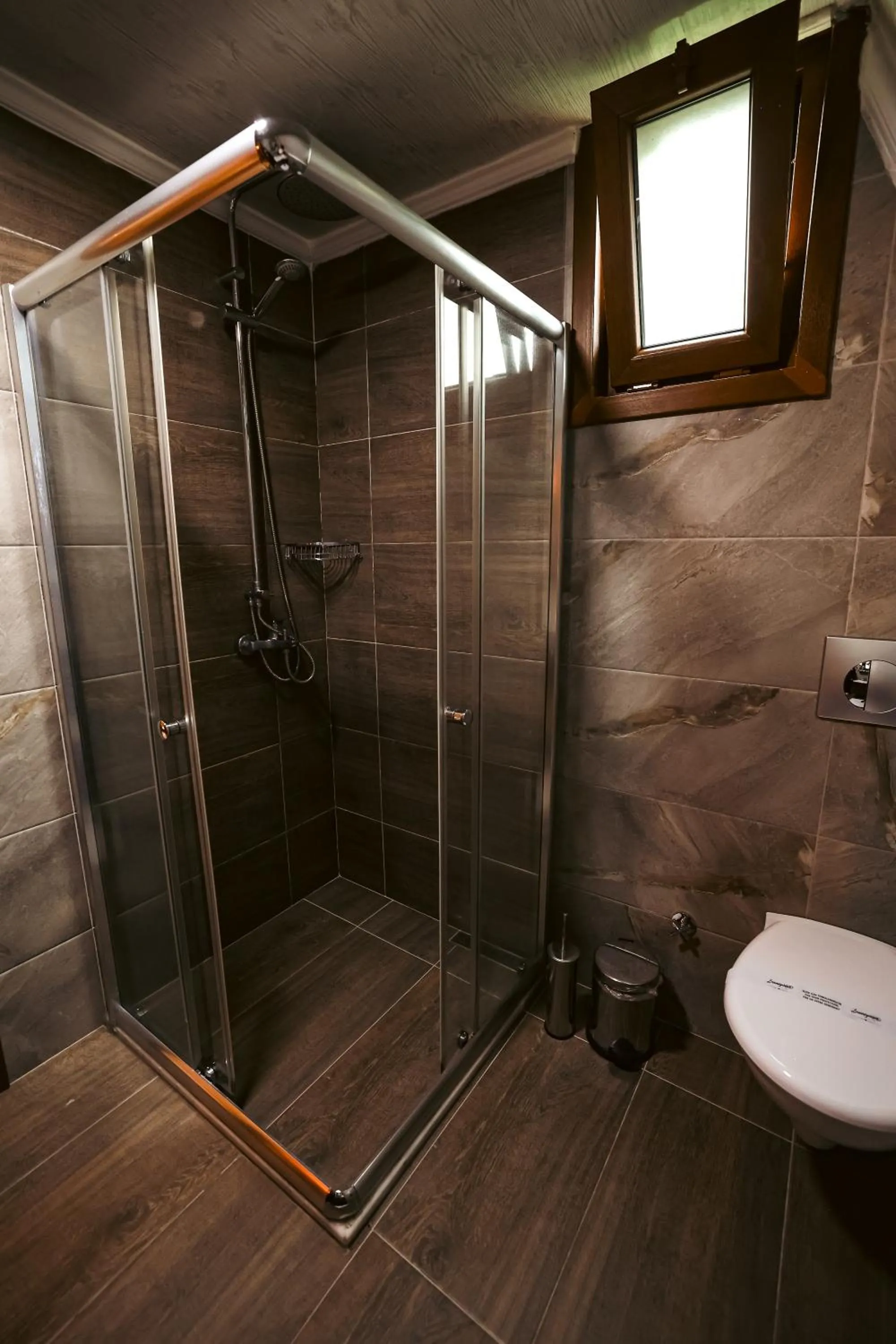 Shower in bungalove tatil köyü