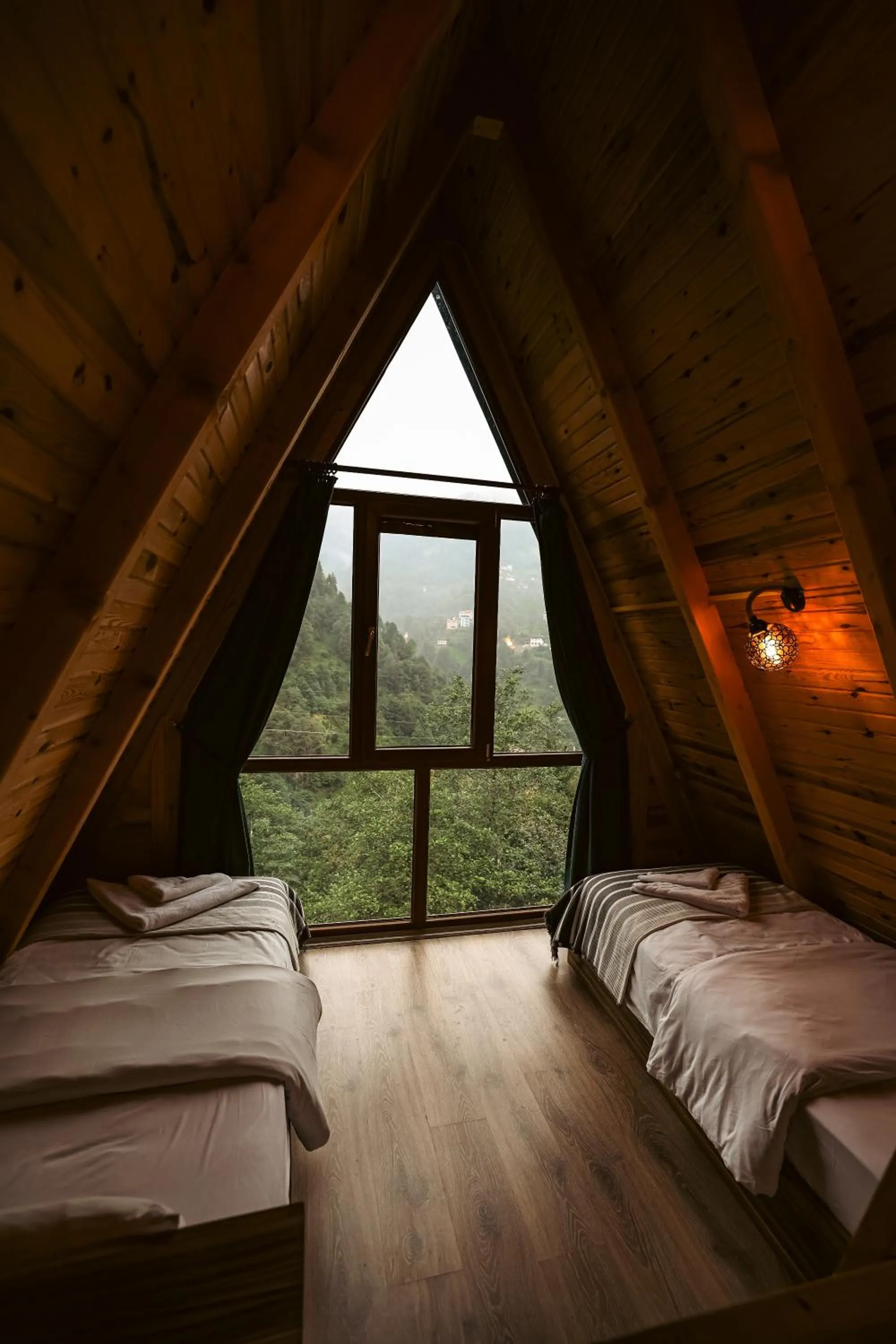 Bed in bungalove tatil köyü