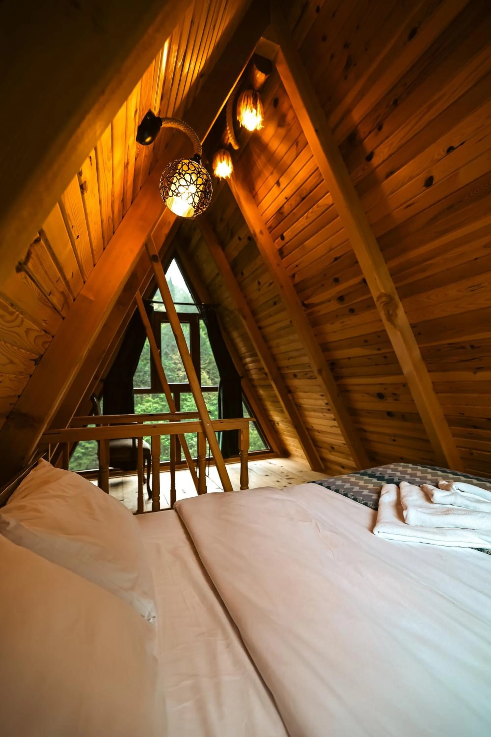 Bed in bungalove tatil köyü