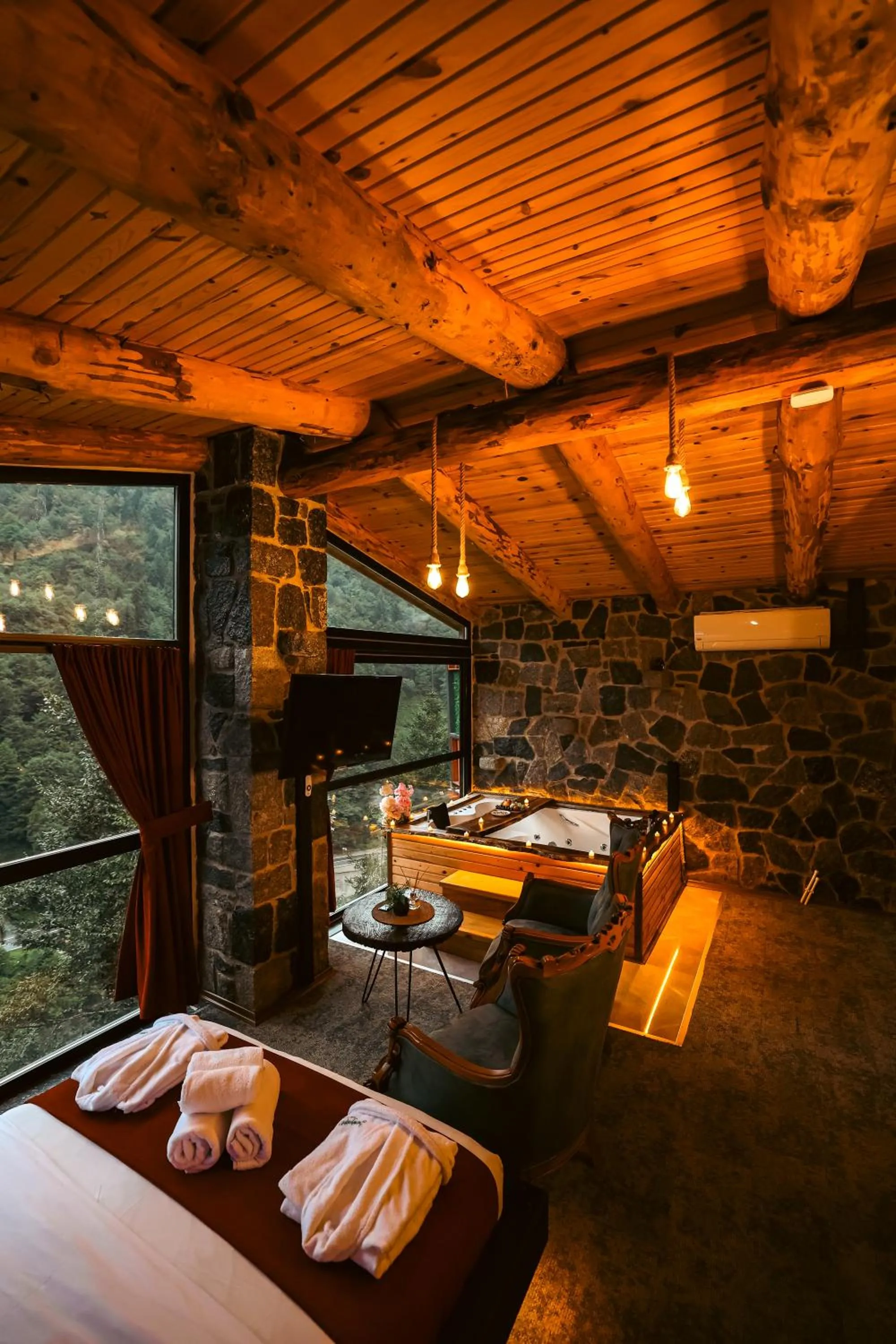 Bed in bungalove tatil köyü