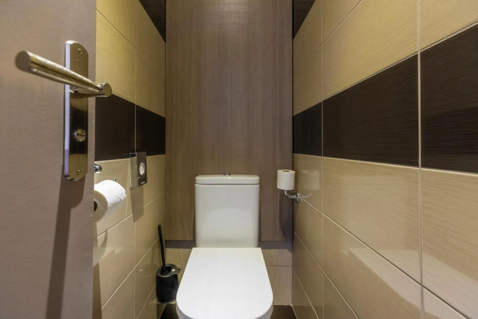 Toilet in Hôtel Marina Corsica