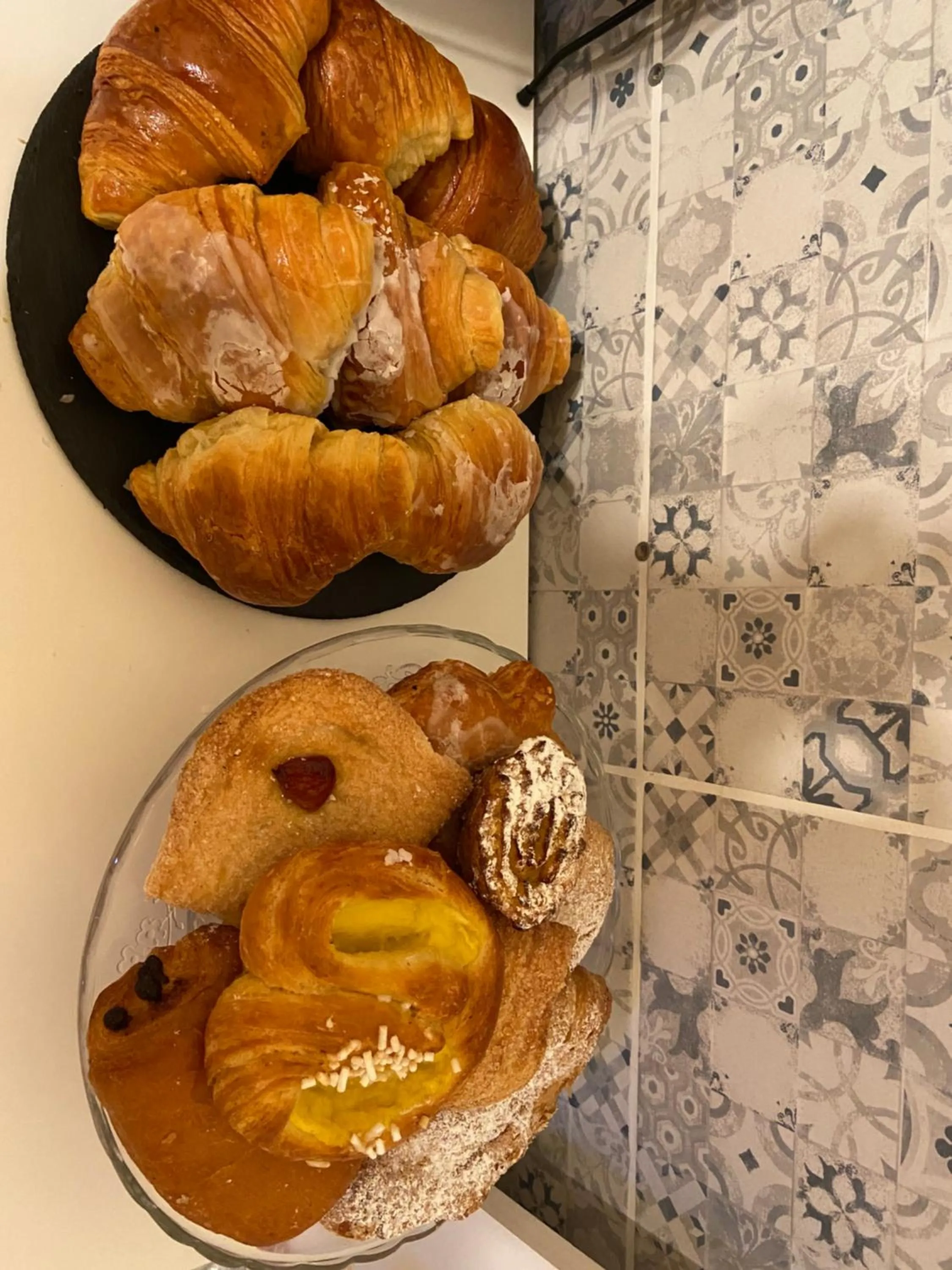 Breakfast in PARADISE INN