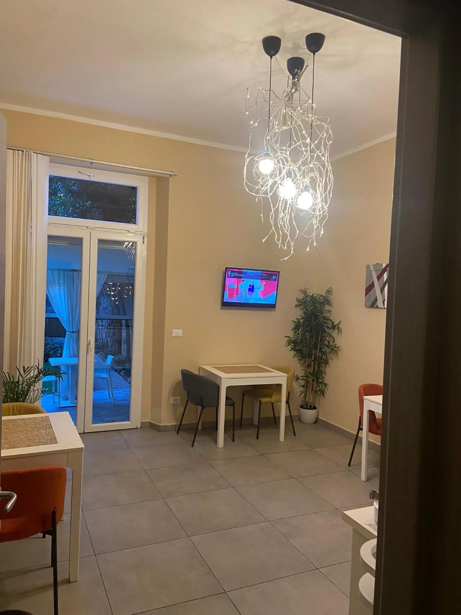 Breakfast in PARADISE INN