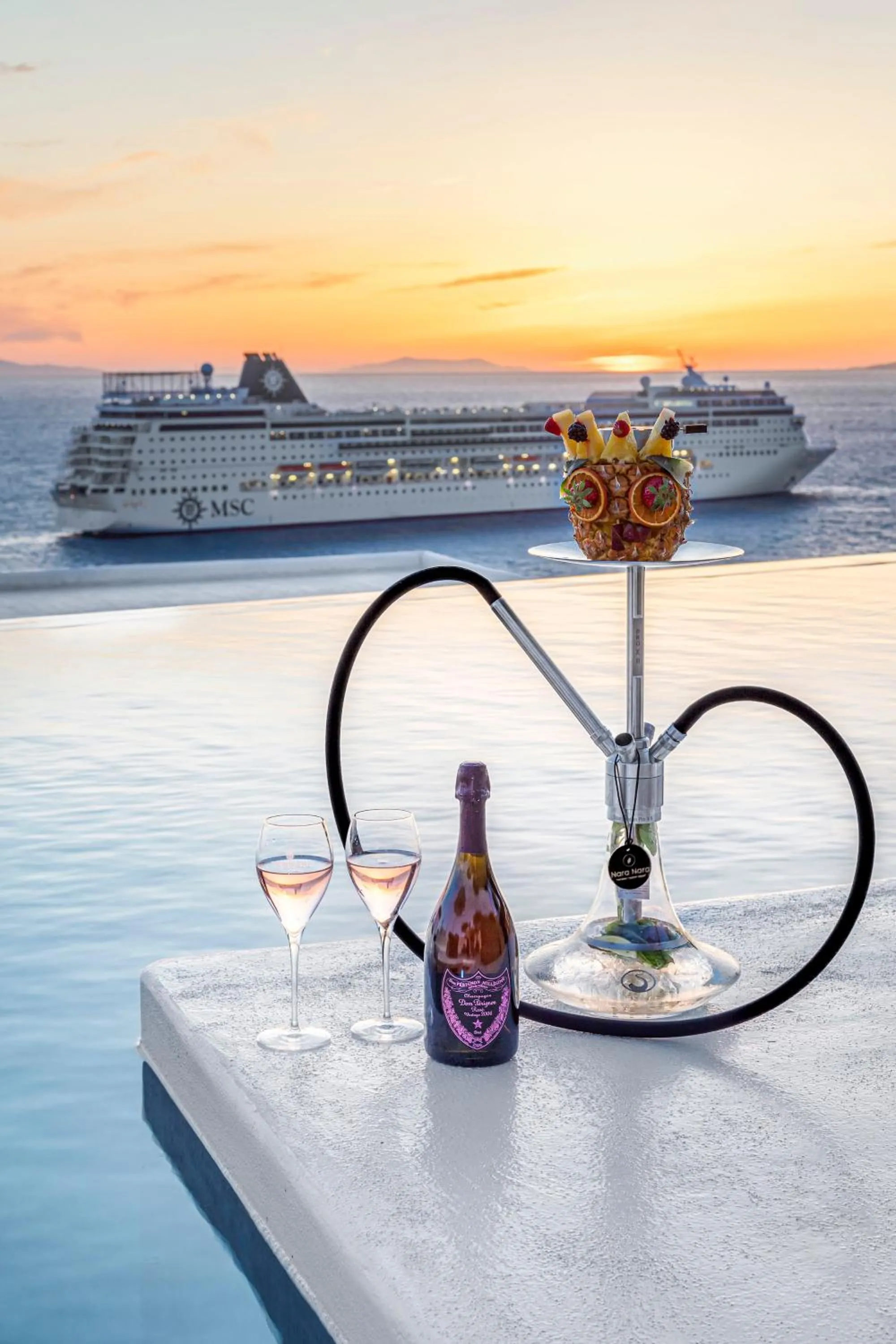 Area and facilities in Tagoo Black Mykonos