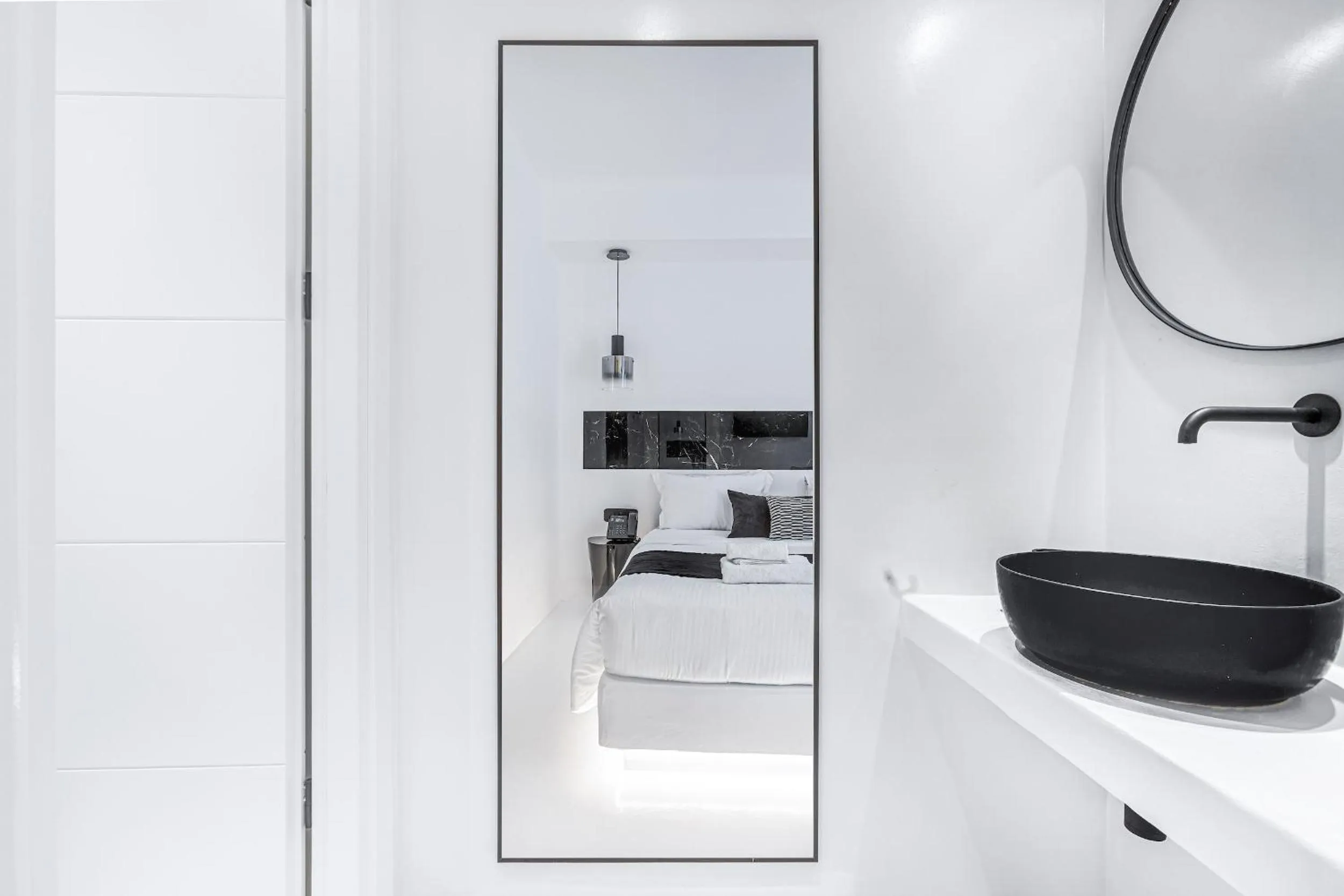 Bathroom in Tagoo Black Mykonos