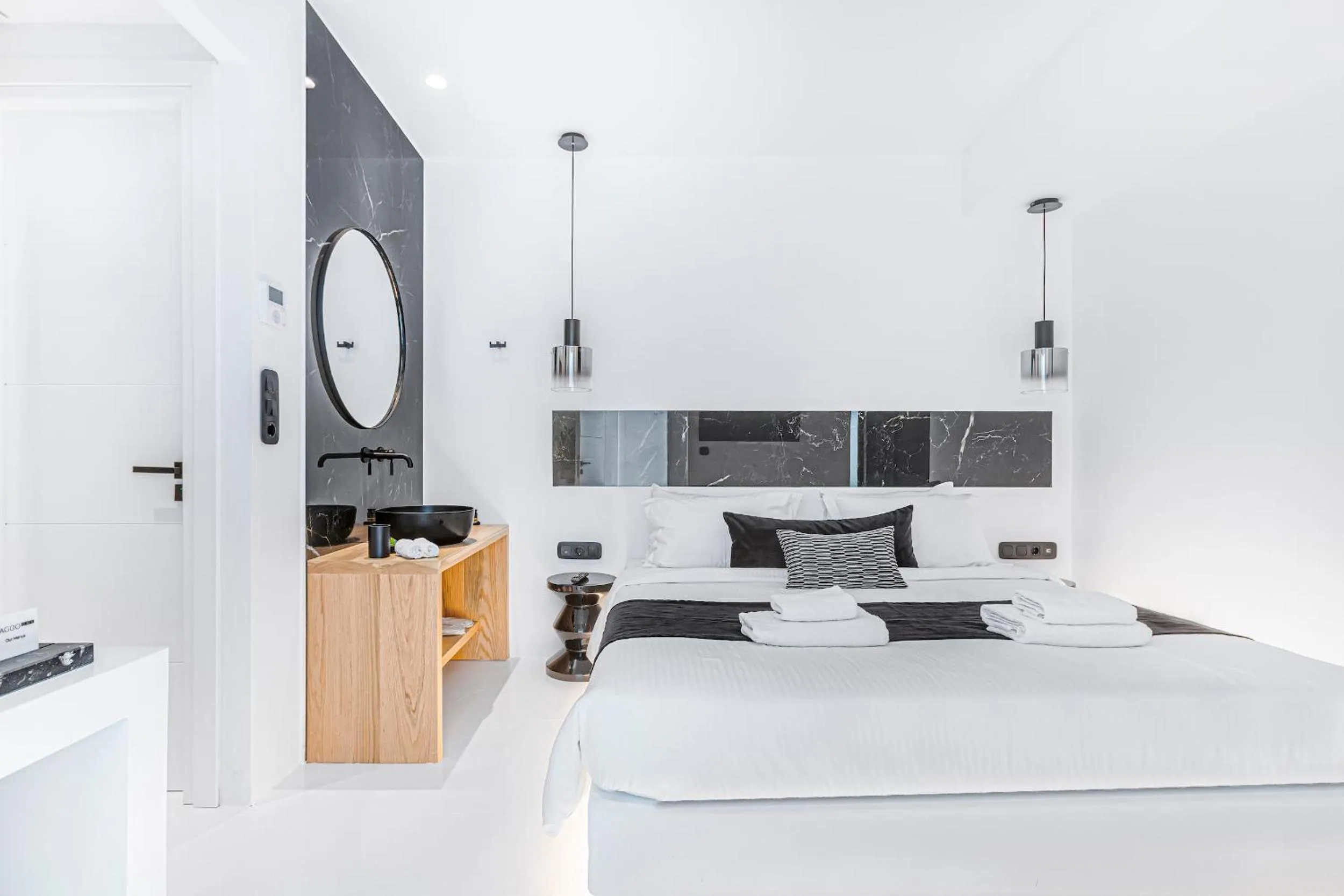 Bedroom in Tagoo Black Mykonos
