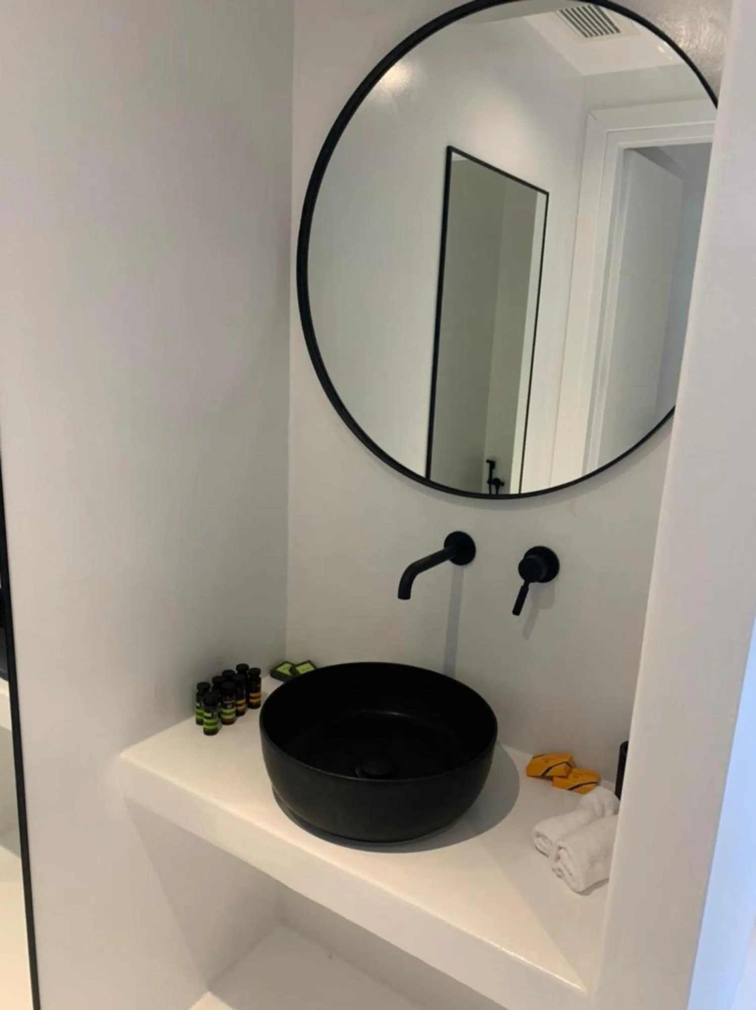 Bathroom in Tagoo Black Mykonos