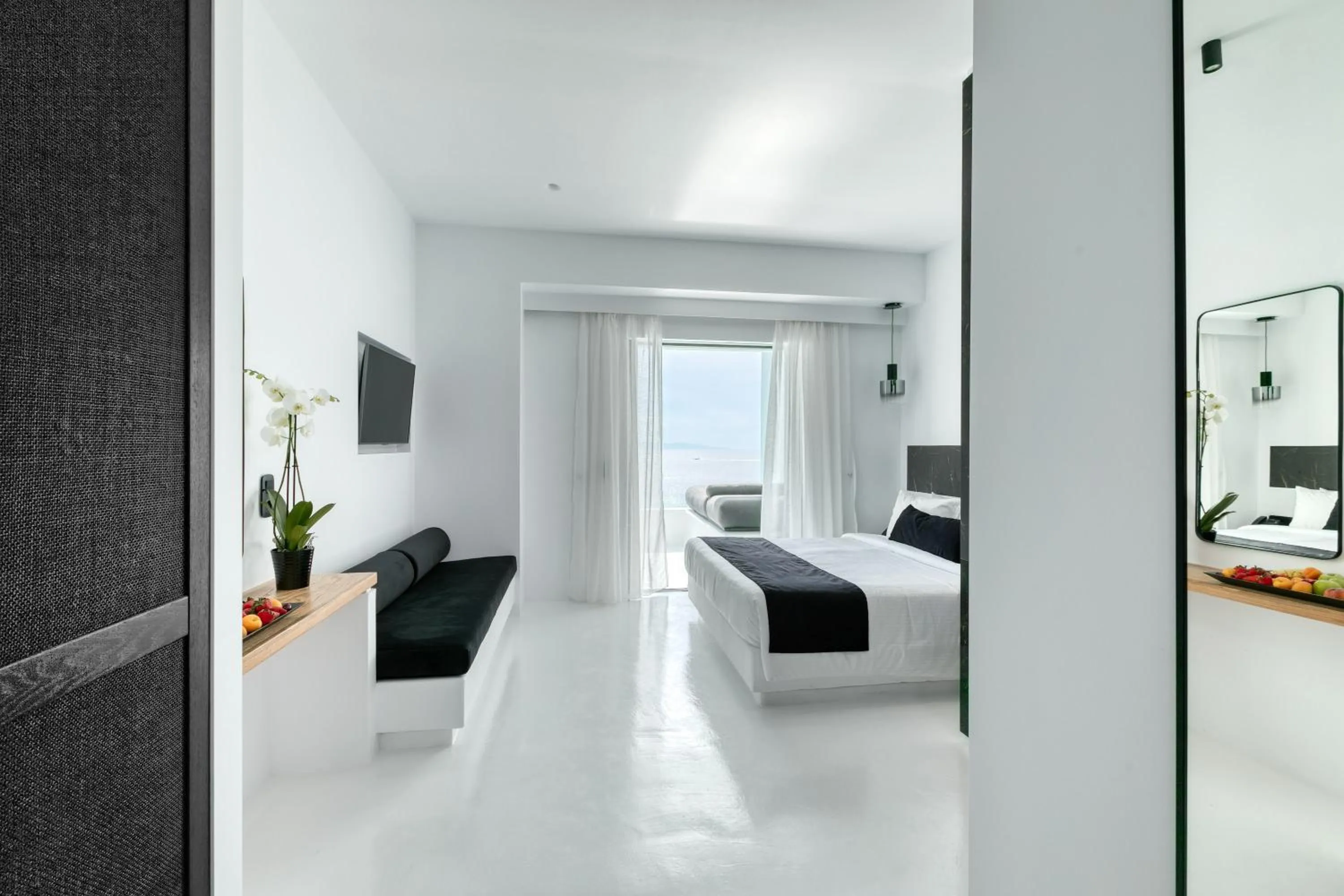 Photo of the whole room in Tagoo Black Mykonos