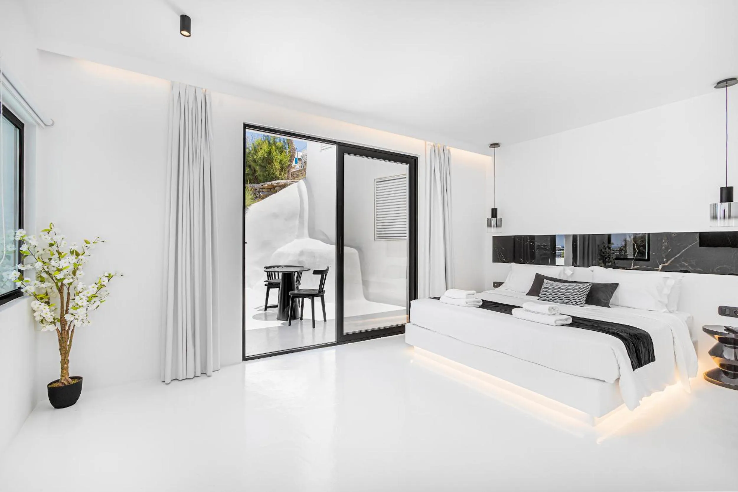 Patio in Tagoo Black Mykonos