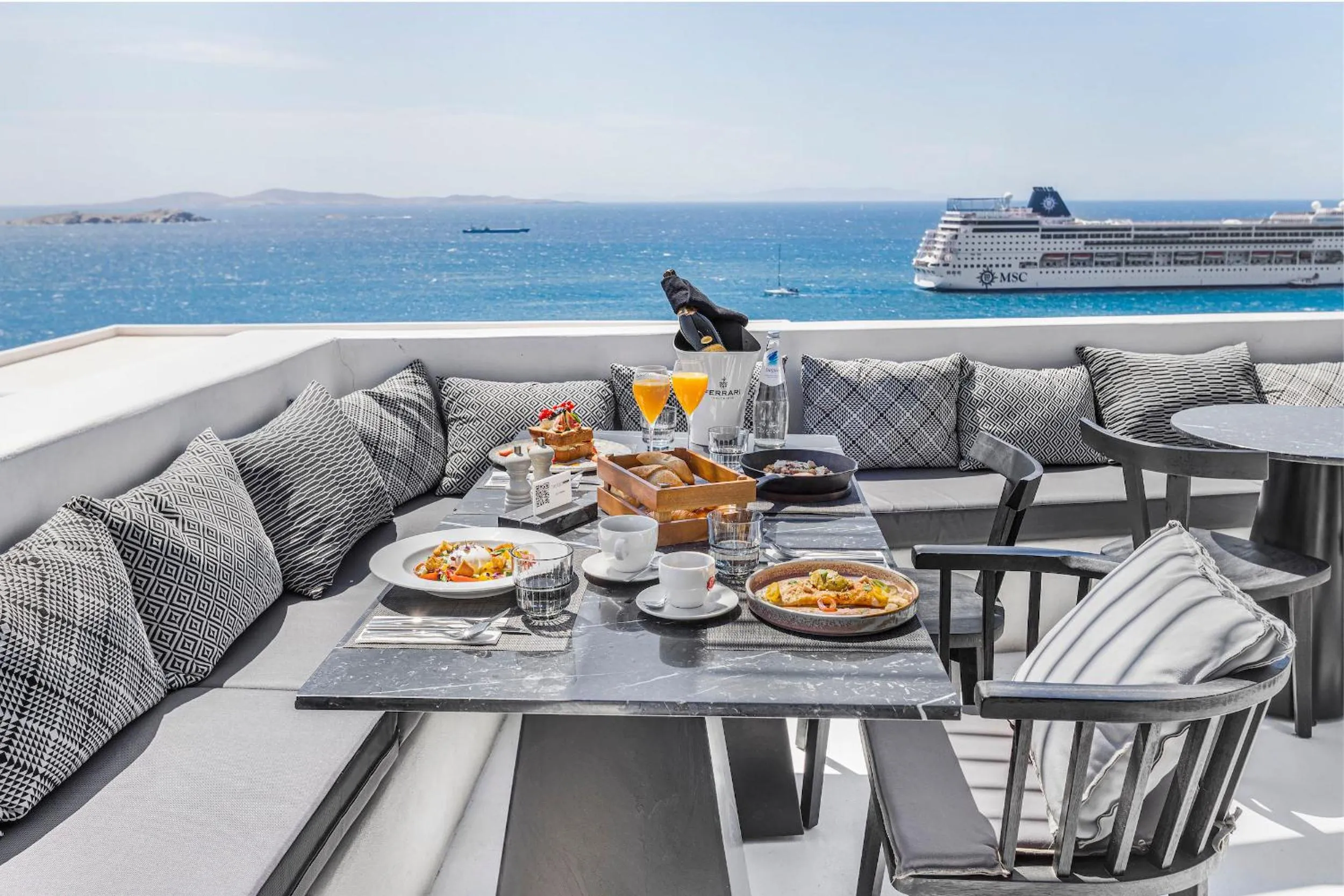 Restaurant/places to eat in Tagoo Black Mykonos