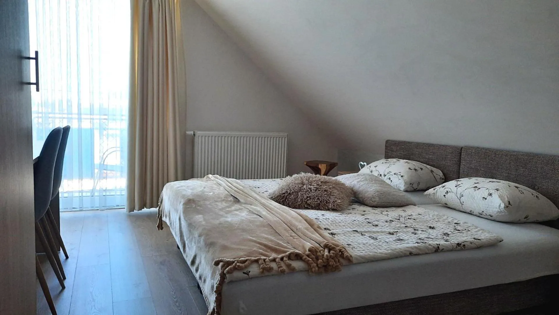 Bed in Airport Budapest Sarokhaz Panzio