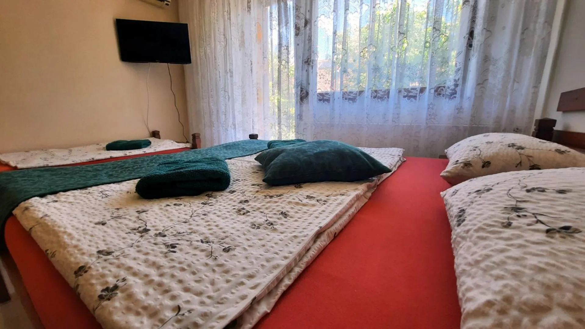 Bed in Airport Budapest Sarokhaz Panzio