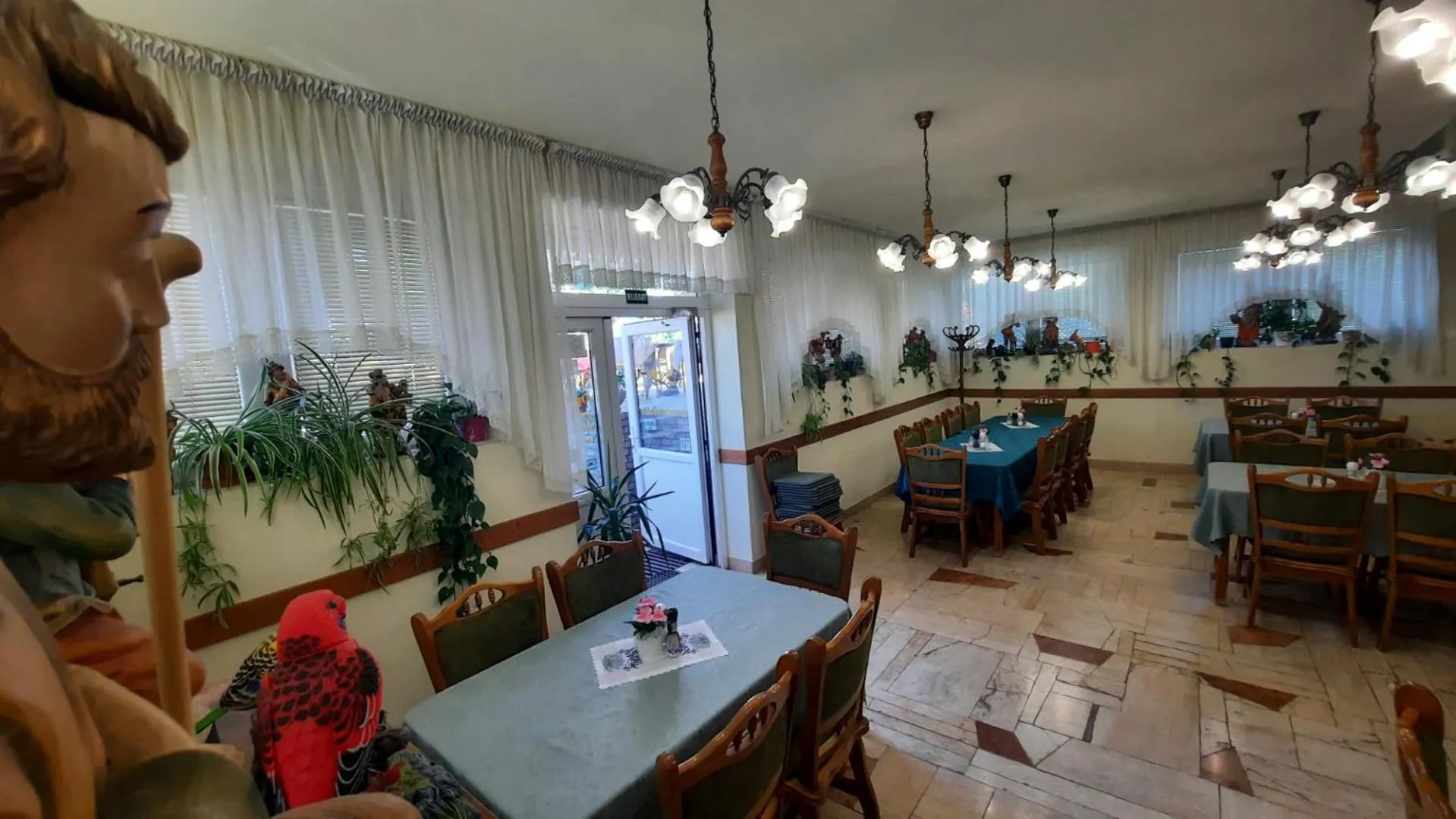 Restaurant/places to eat in Airport Budapest Sarokhaz Panzio