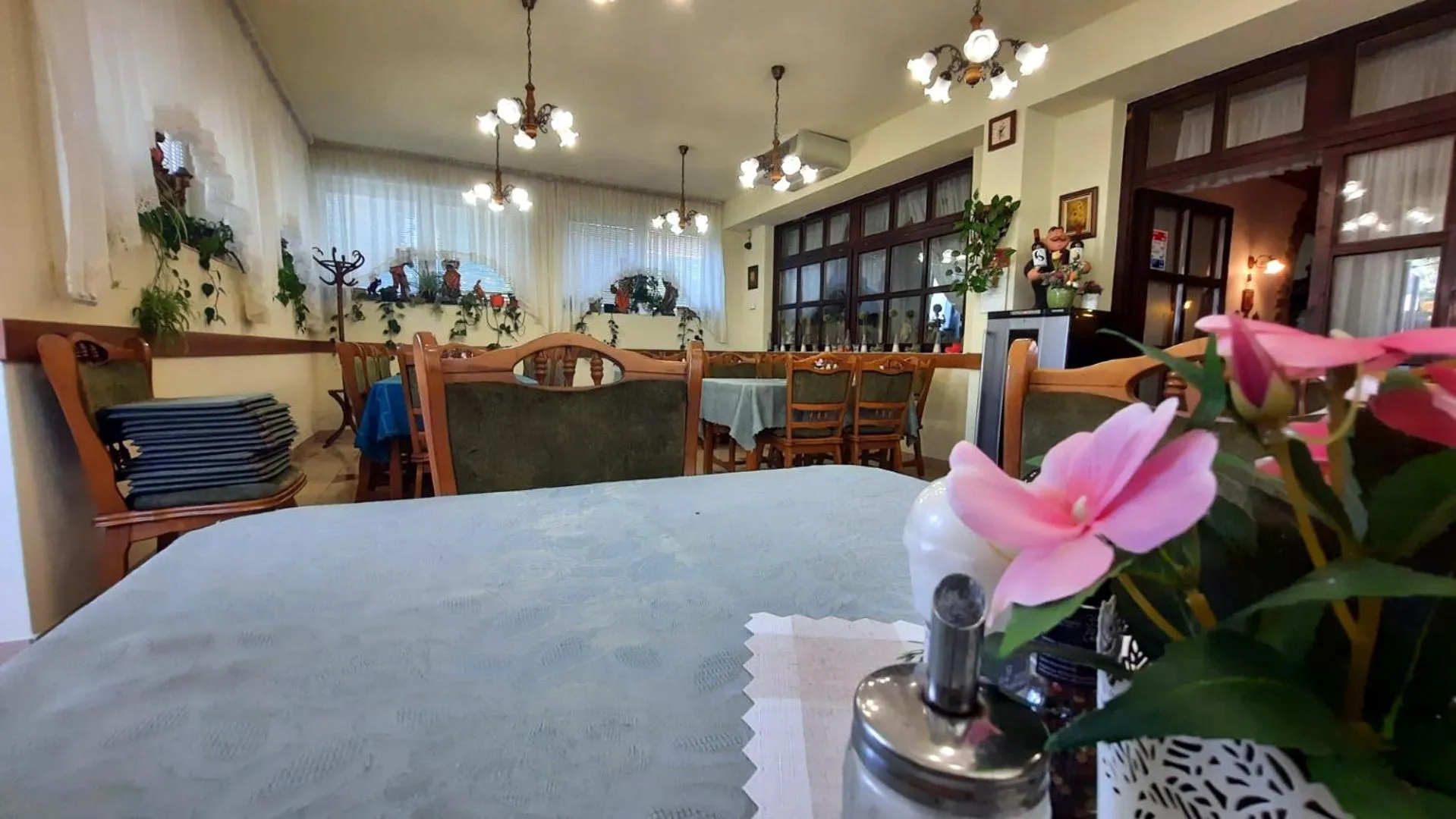 Restaurant/places to eat in Airport Budapest Sarokhaz Panzio