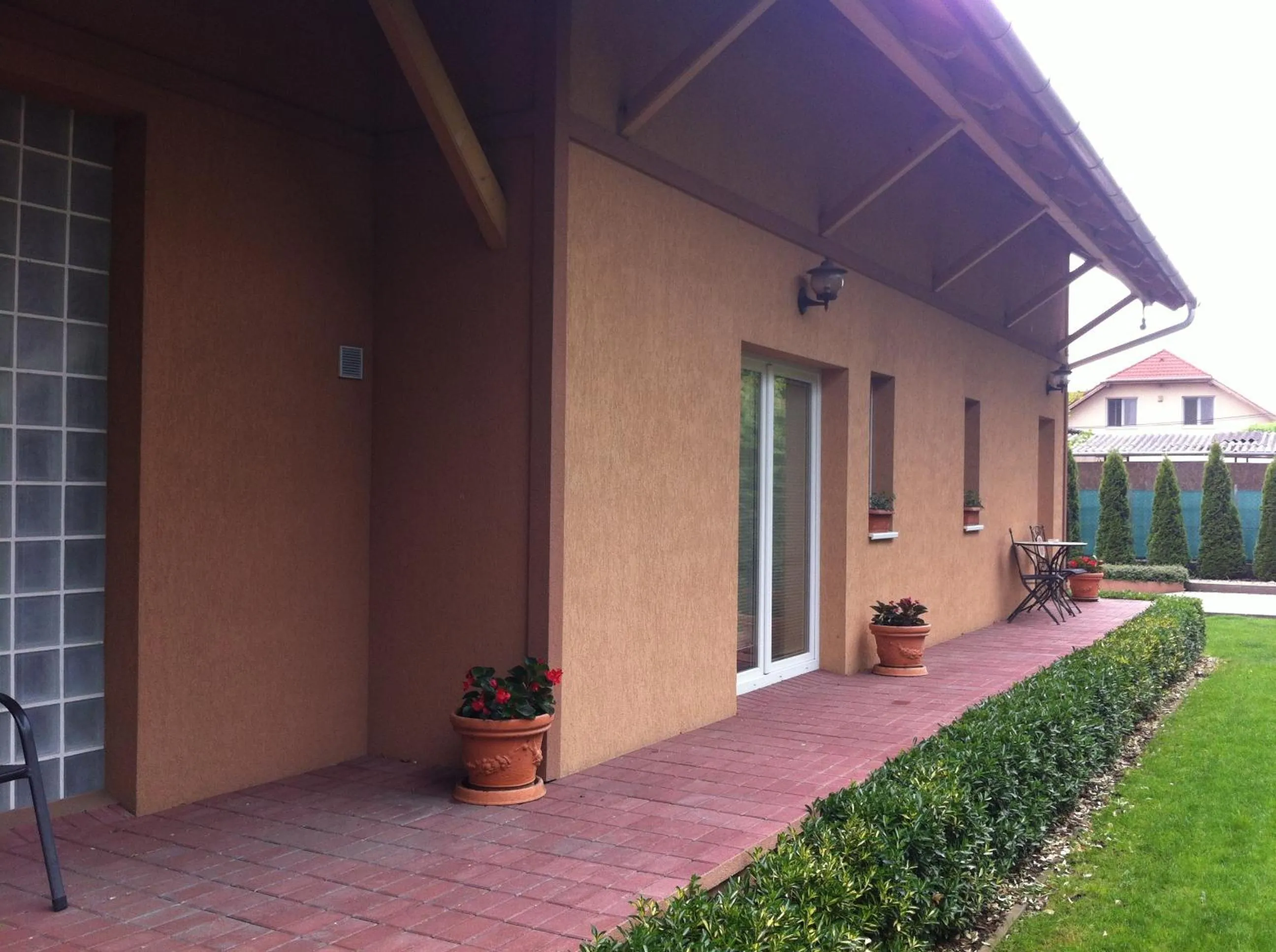 Facade/entrance in Sarokhaz Panzio