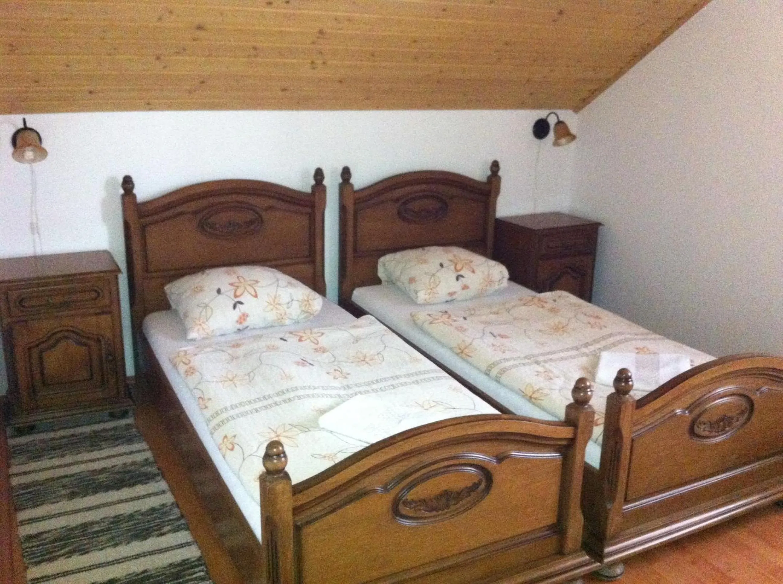 Bed in Sarokhaz Panzio