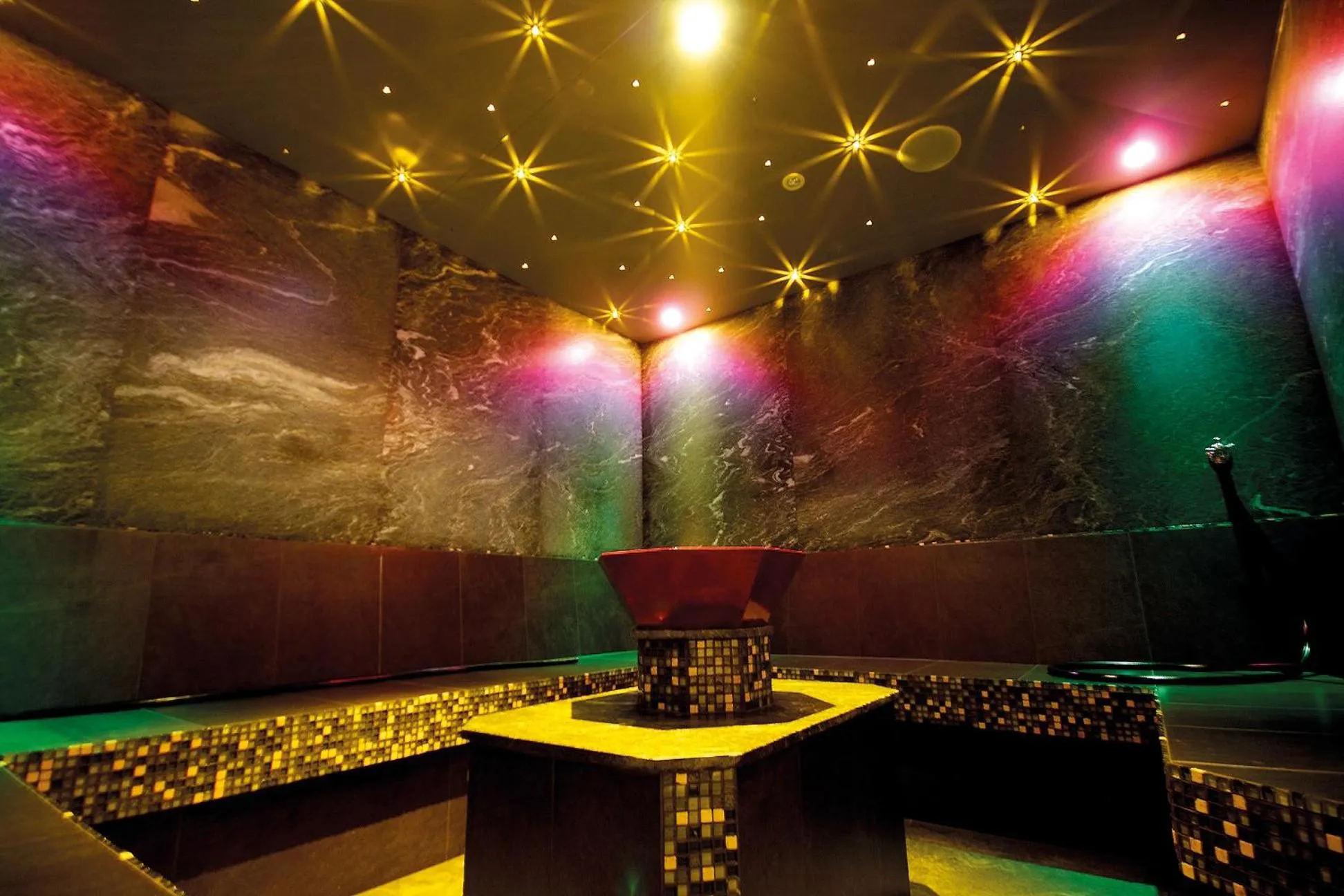 Spa and wellness centre/facilities in Alpin Family Resort Seetal