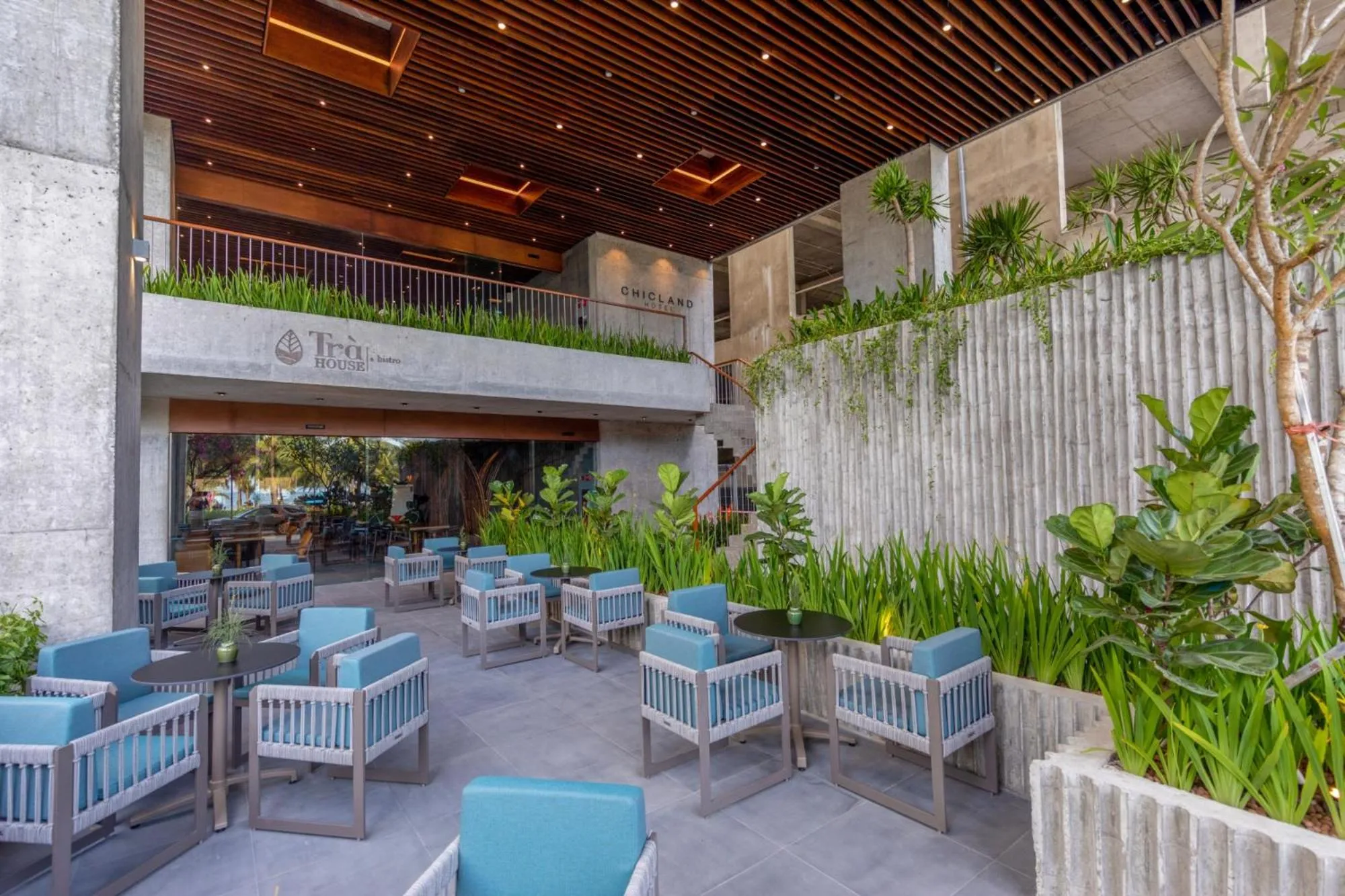 Restaurant/places to eat in Chicland Boutique Danang Beach Hotel