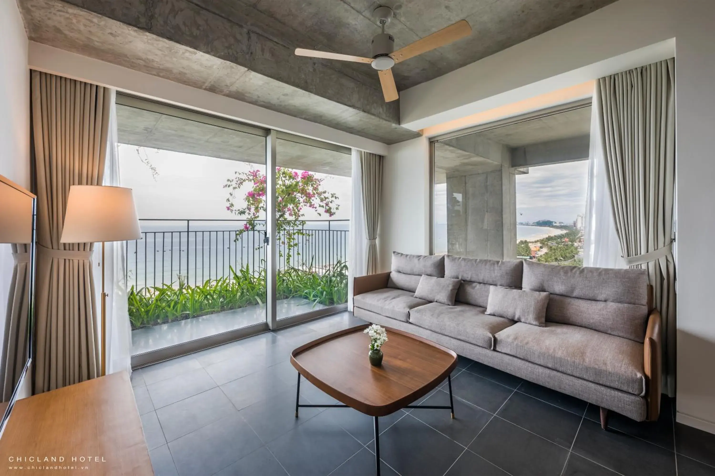 One-Bedroom Apartment with Balcony and Sea View in Chicland Boutique Danang Beach Hotel One-Bedroom Apartment with Balcony and Sea View in Chicland Boutique Danang Beach Hotel