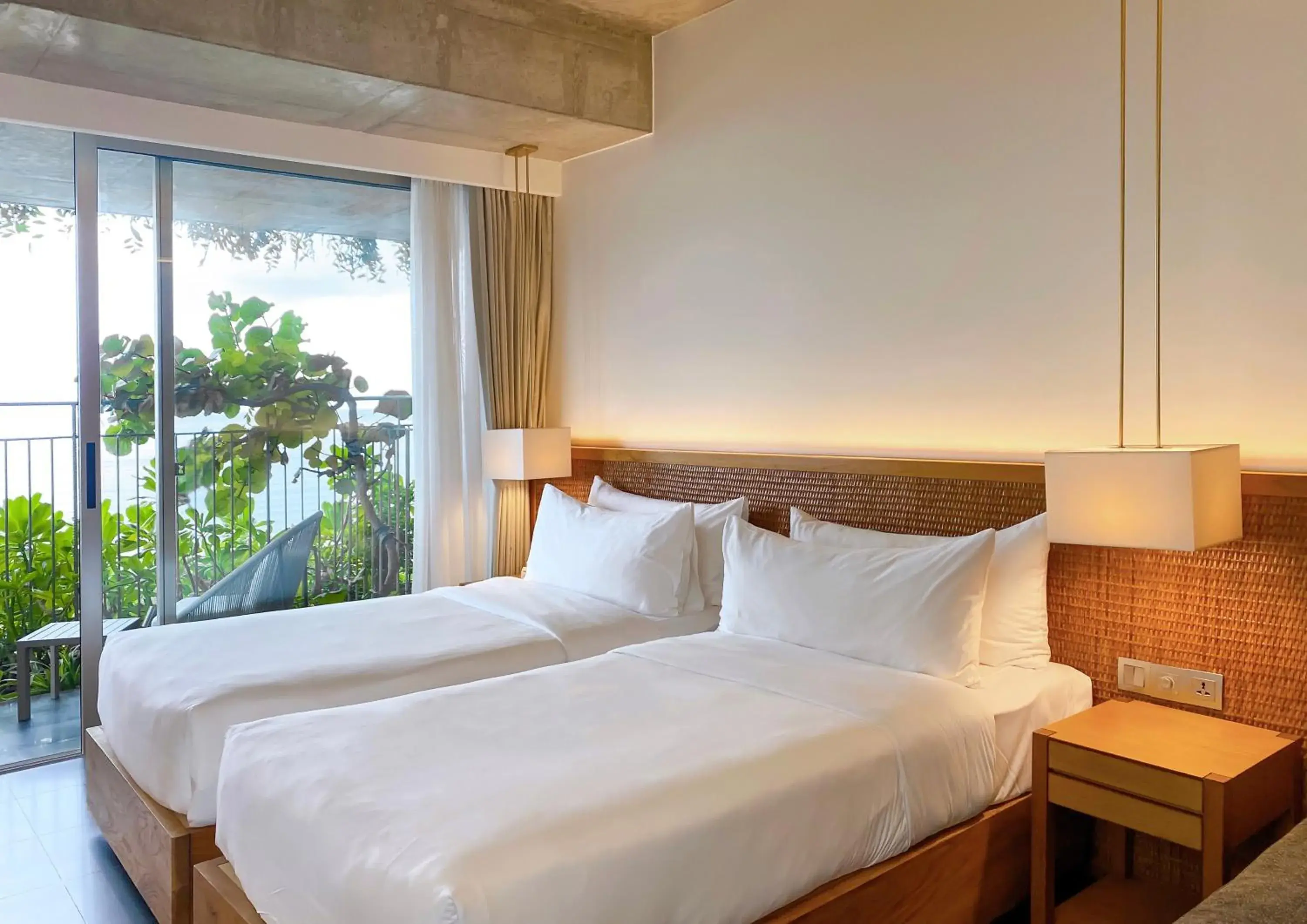 Deluxe Twin Room with Sea View in Chicland Boutique Danang Beach Hotel Deluxe Twin Room with Sea View in Chicland Boutique Danang Beach Hotel