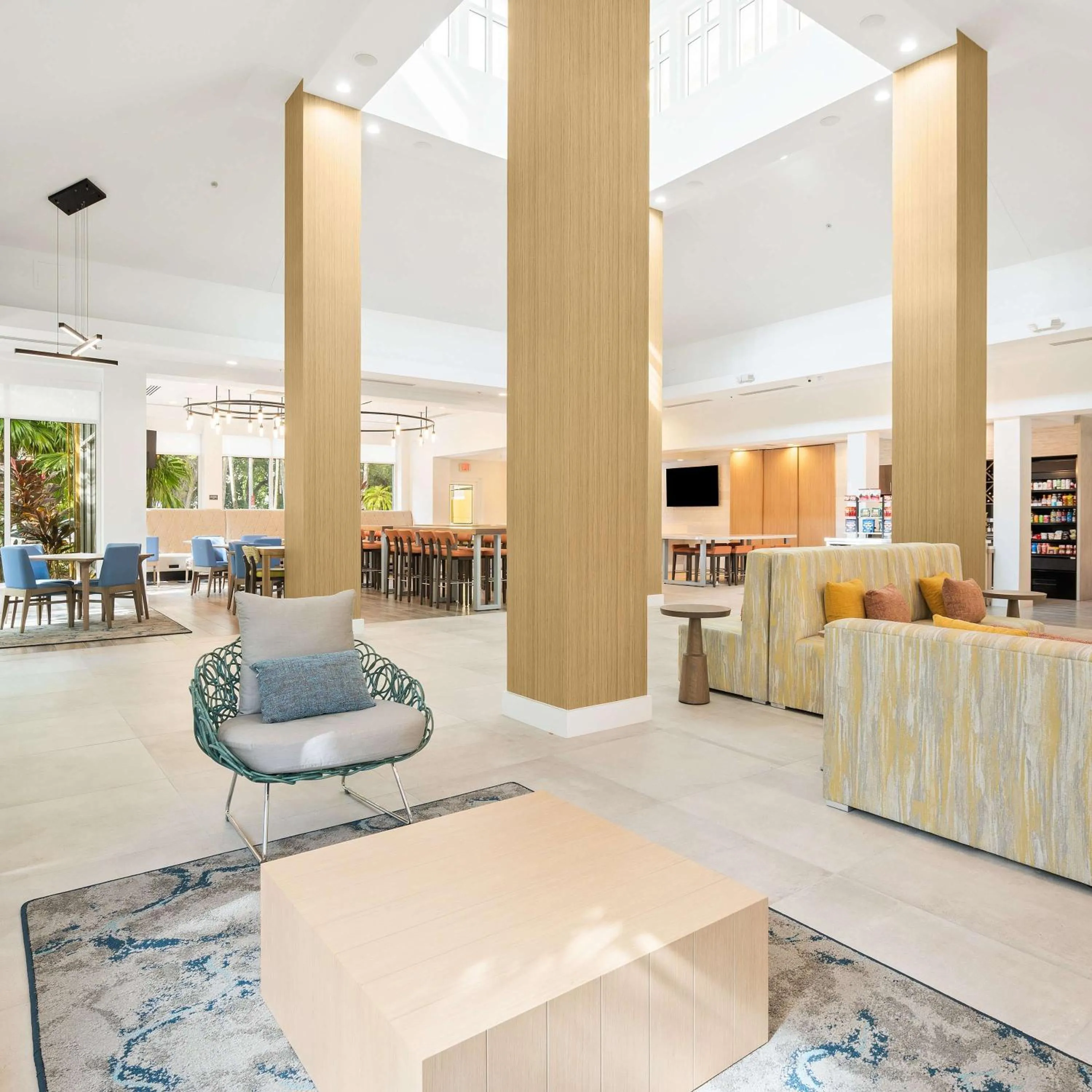 Restaurant/places to eat in Hilton Garden Inn Ft. Lauderdale Airport-Cruise Port