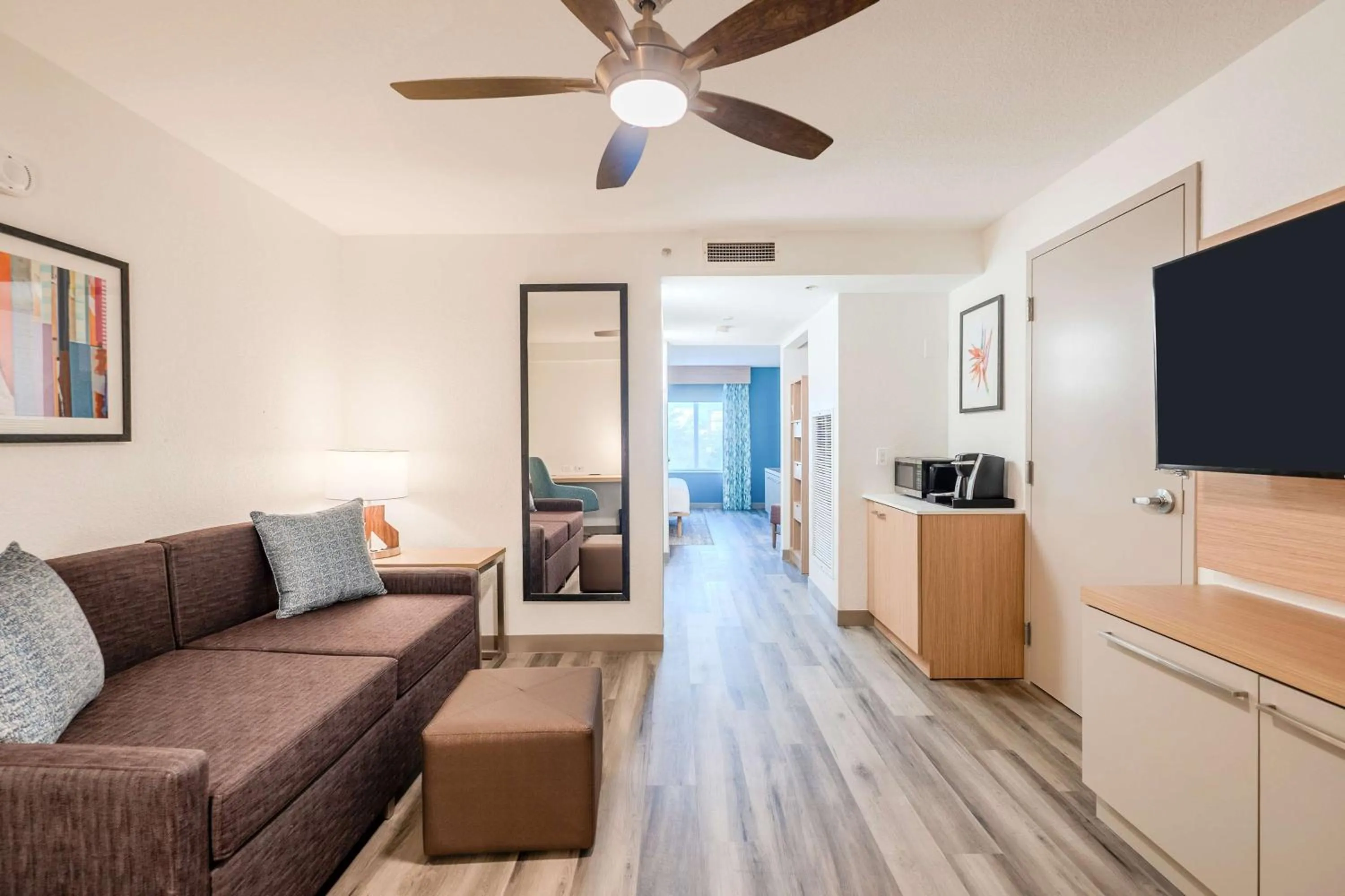 Living room in Hilton Garden Inn Ft. Lauderdale Airport-Cruise Port